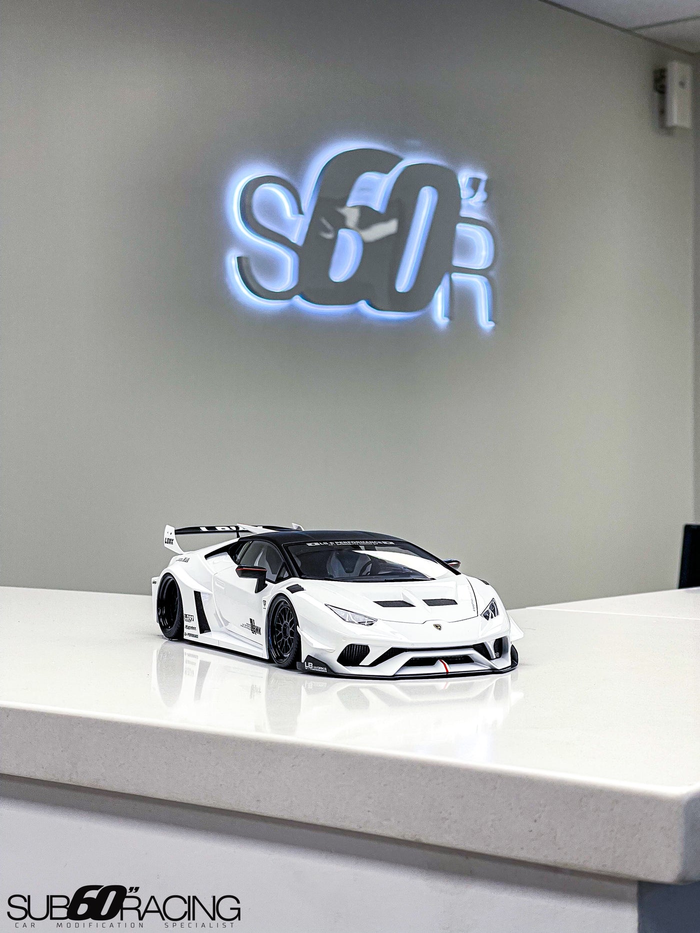 AUTOart LIBERTY WALK HURACAN WHITE