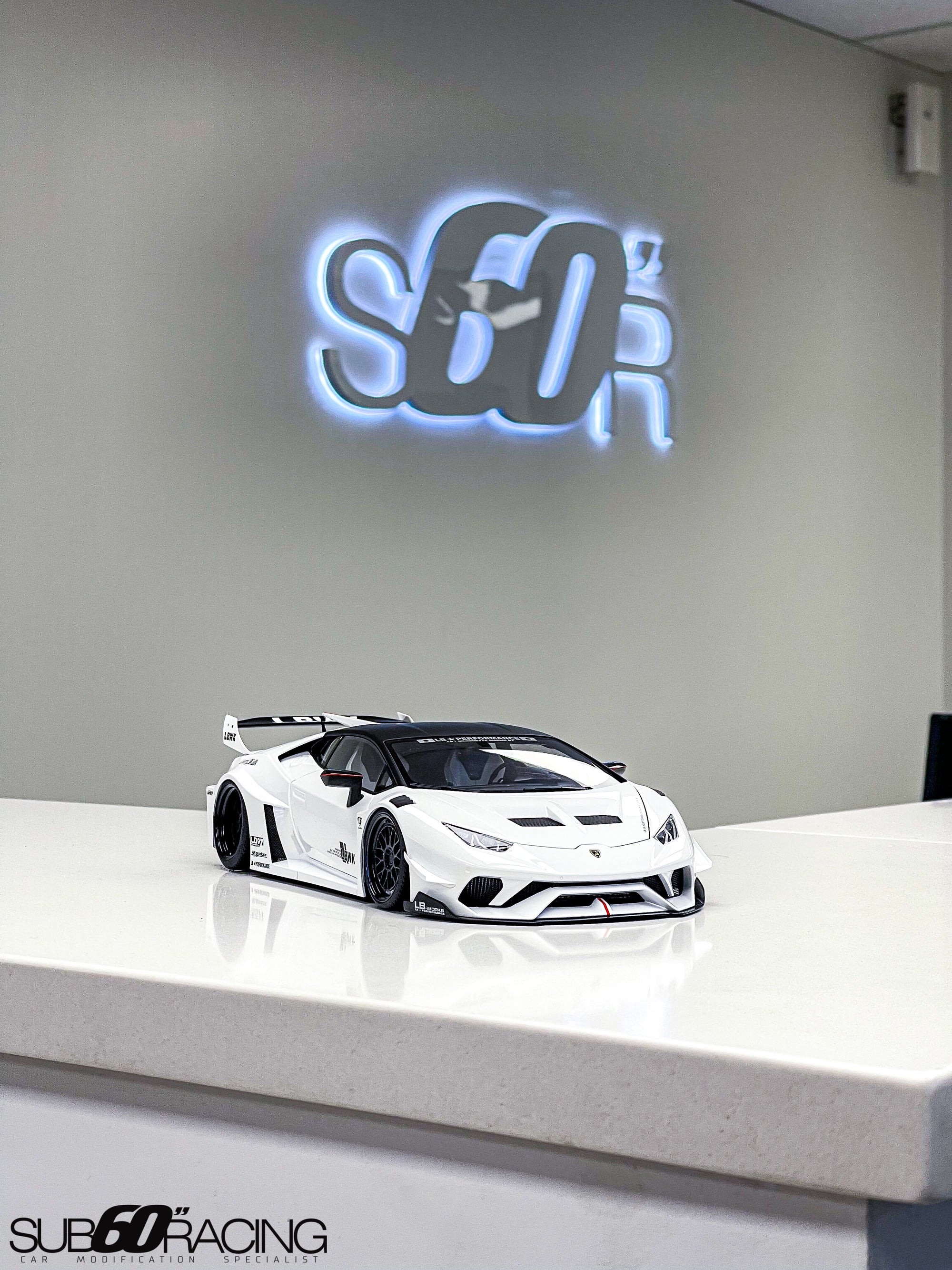 AUTOart LIBERTY WALK HURACAN WHITE