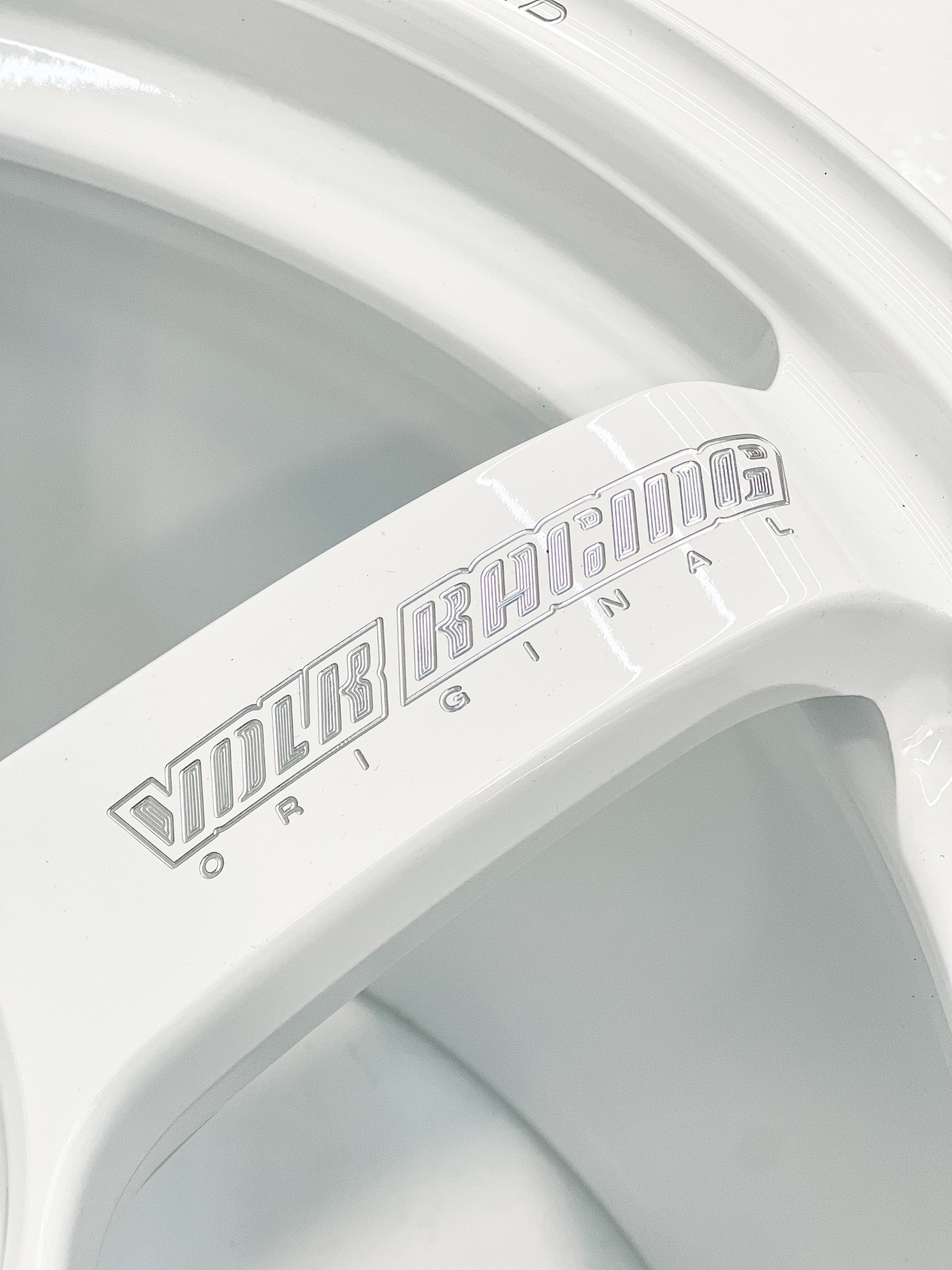 VOLK RACING TE37 SAGA S-PLUS 18X11 +45 5X114.3 DW