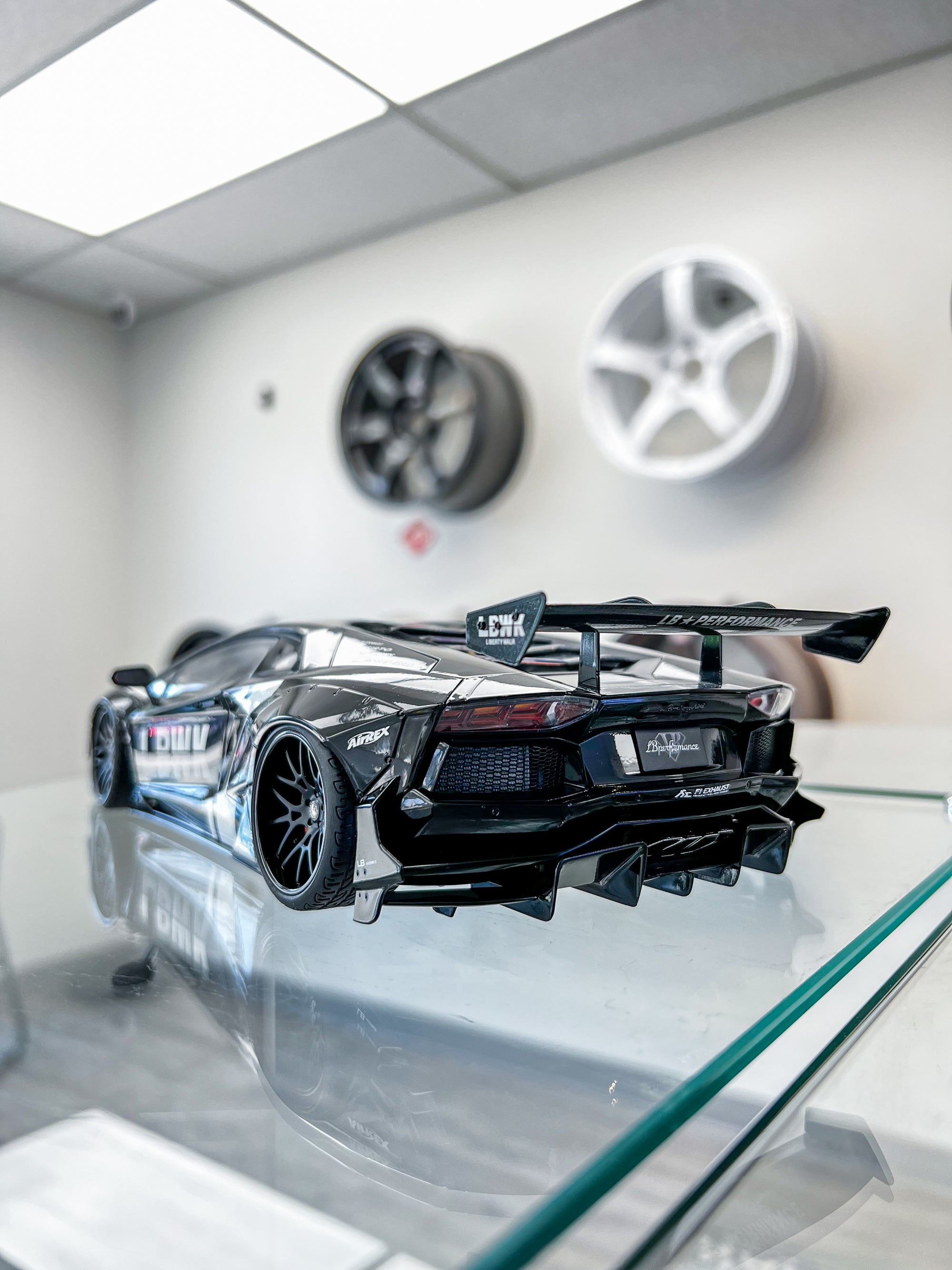 AUTOart LIBERTY WALK AVENTADOR BLACK