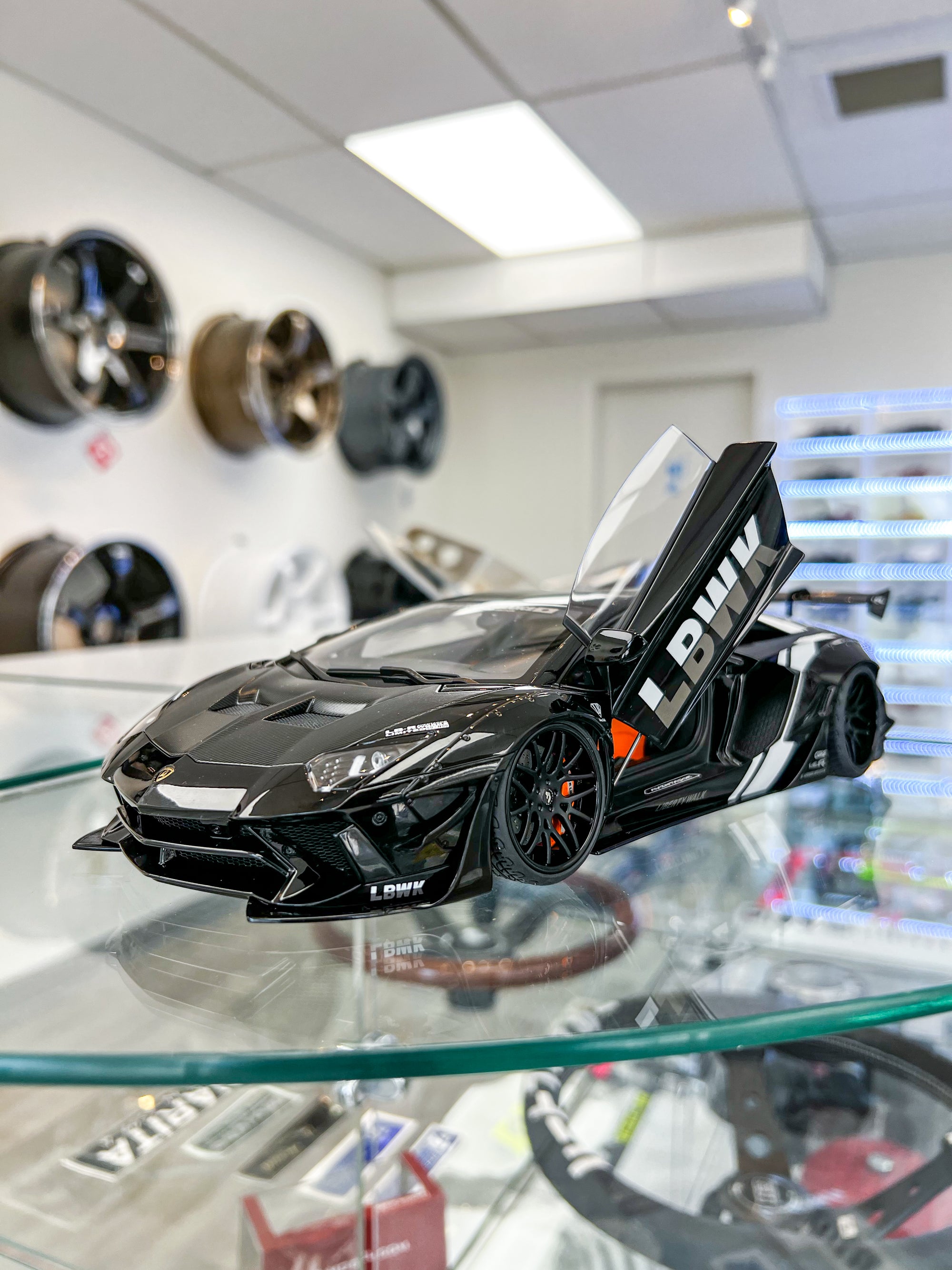 AUTOart LIBERTY WALK AVENTADOR BLACK