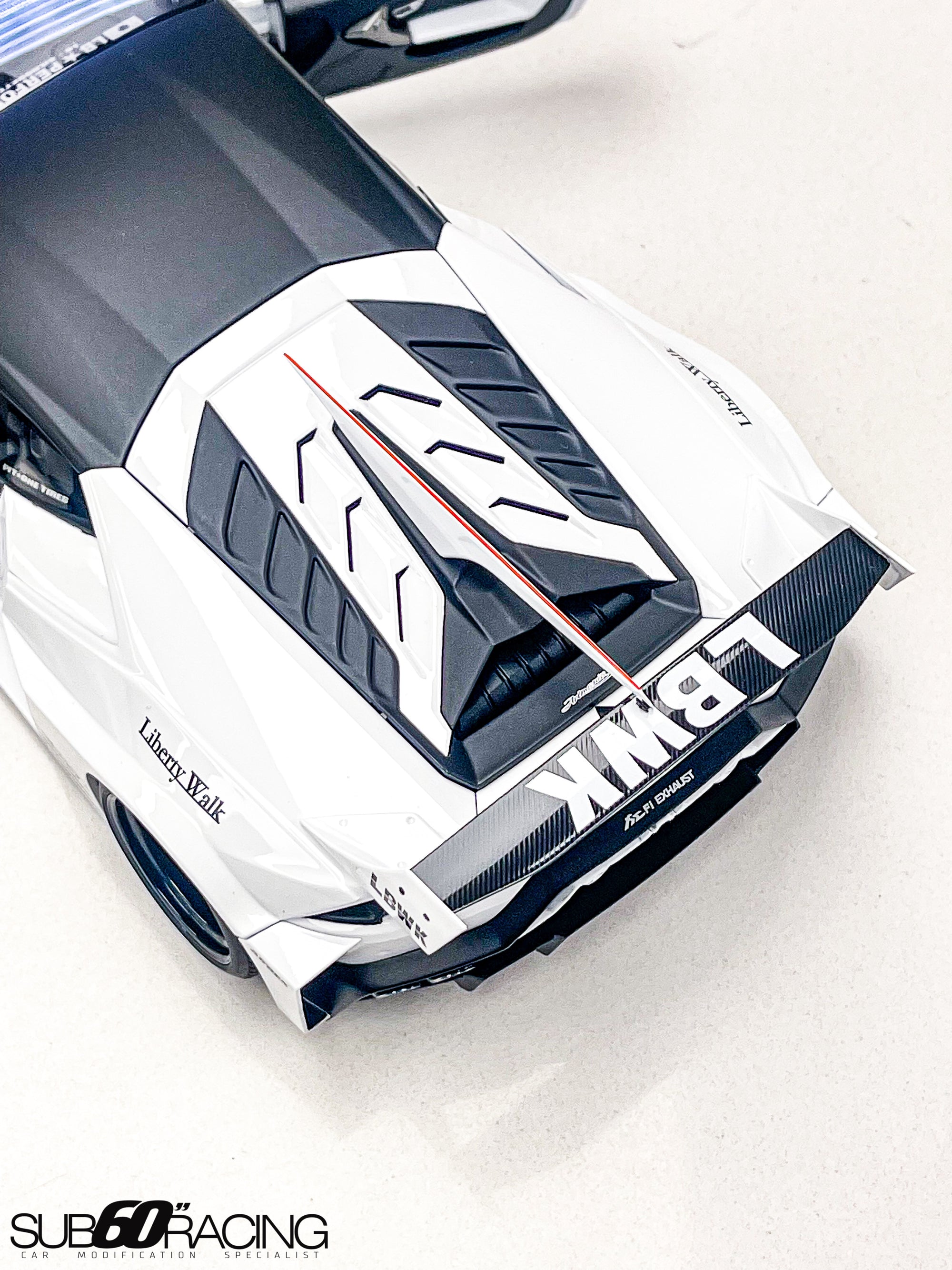 AUTOart LIBERTY WALK HURACAN WHITE