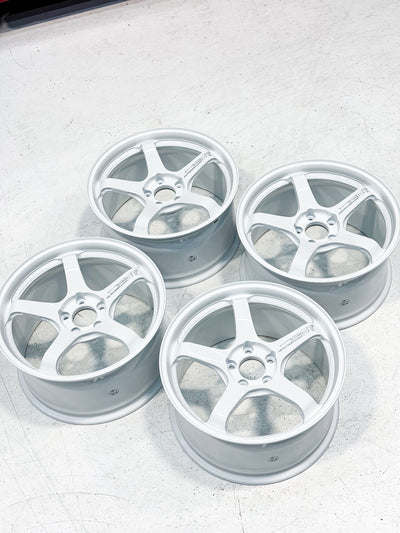 ADVAN RACING GT BEYOND 18X9.5 +45 5X114.3 RACING WHITE