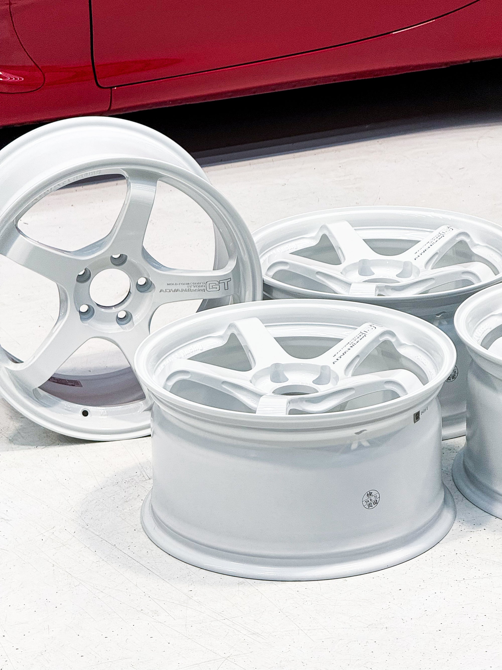 ADVAN RACING GT BEYOND 18X9.5 +45 5X114.3 RACING WHITE