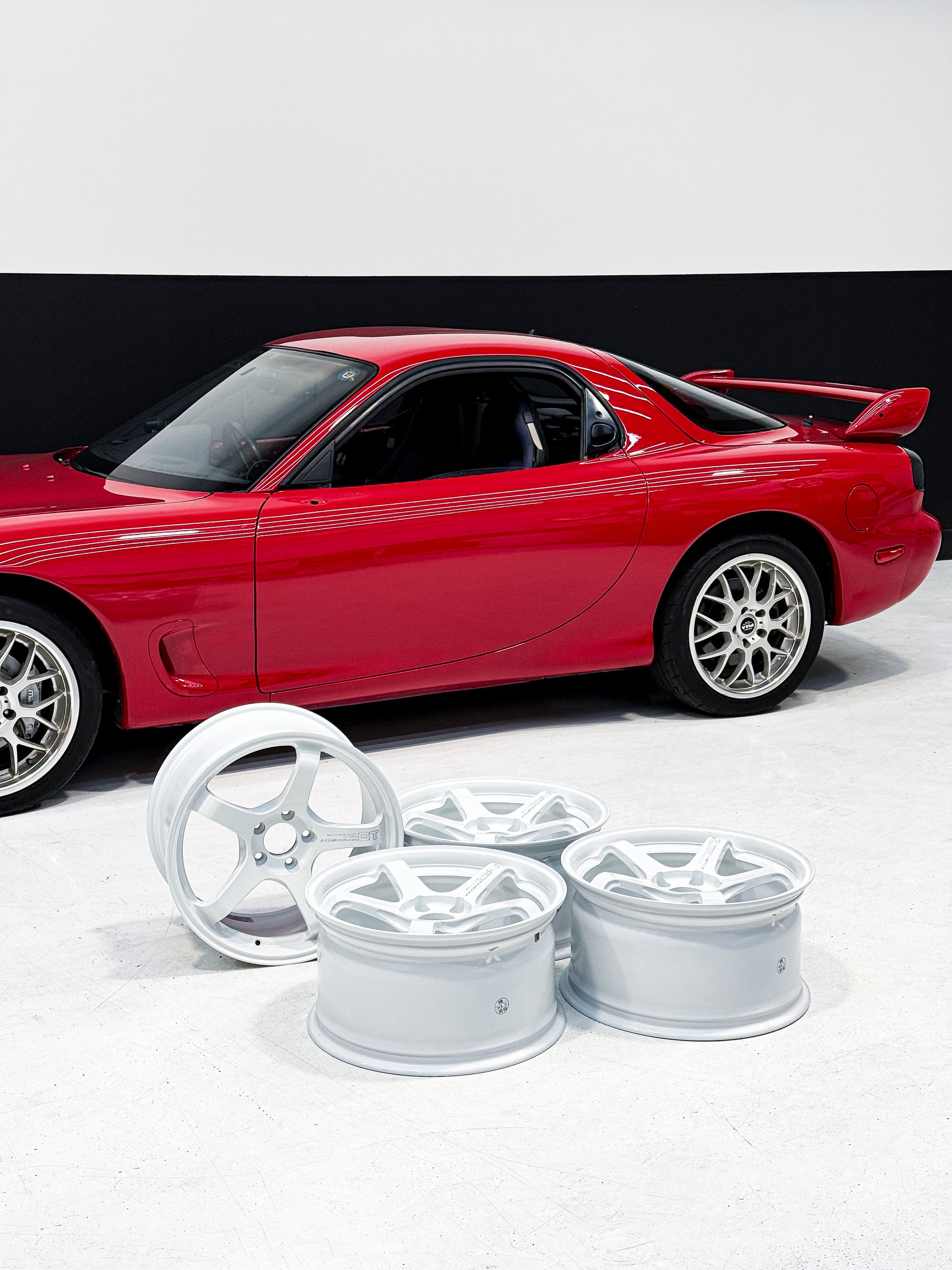 ADVAN RACING GT BEYOND 18X9.5 +45 5X114.3 RACING WHITE