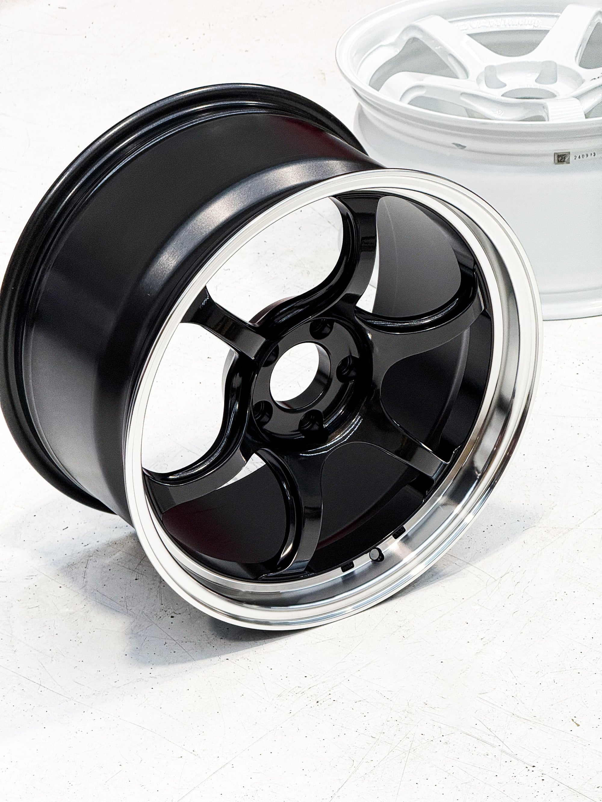 ADVAN RACING RG-D2 18X10 ET35 5X114.3 MBG