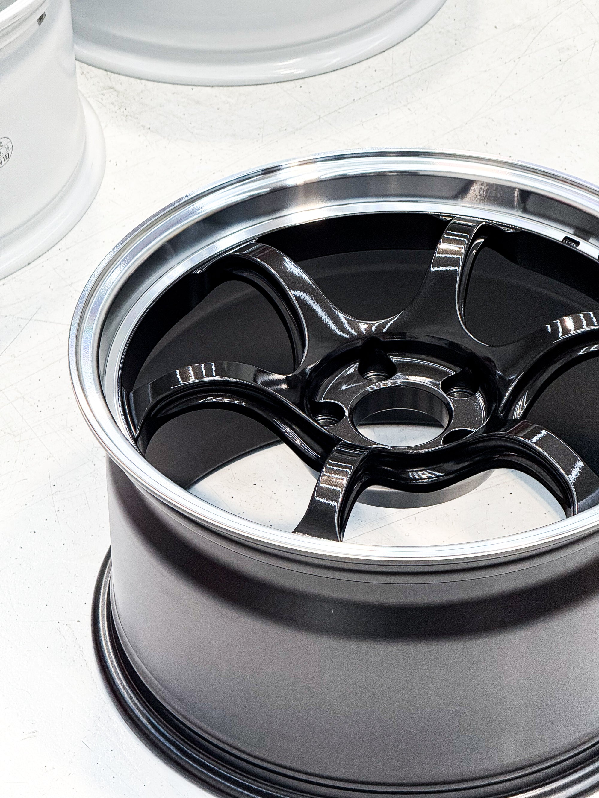 ADVAN RACING RG-D2 18X10 ET35 5X114.3 MBG