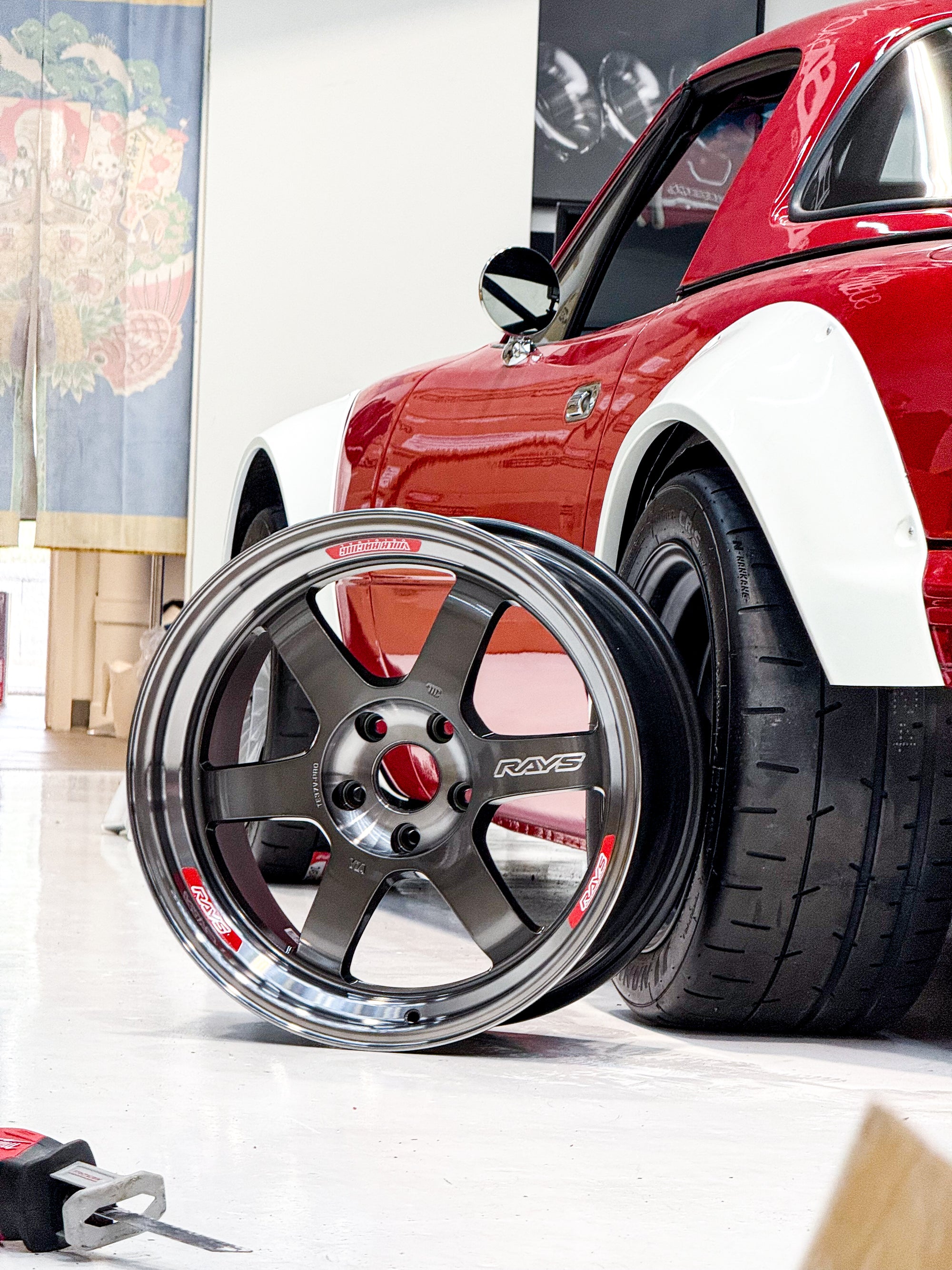 TE37V-PRO 18X9.5 +15 5X114.3 PRSSED GRAPHITE