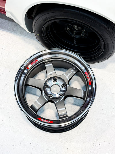 TE37V-PRO 18X9.5 +15 5X114.3 PRSSED GRAPHITE