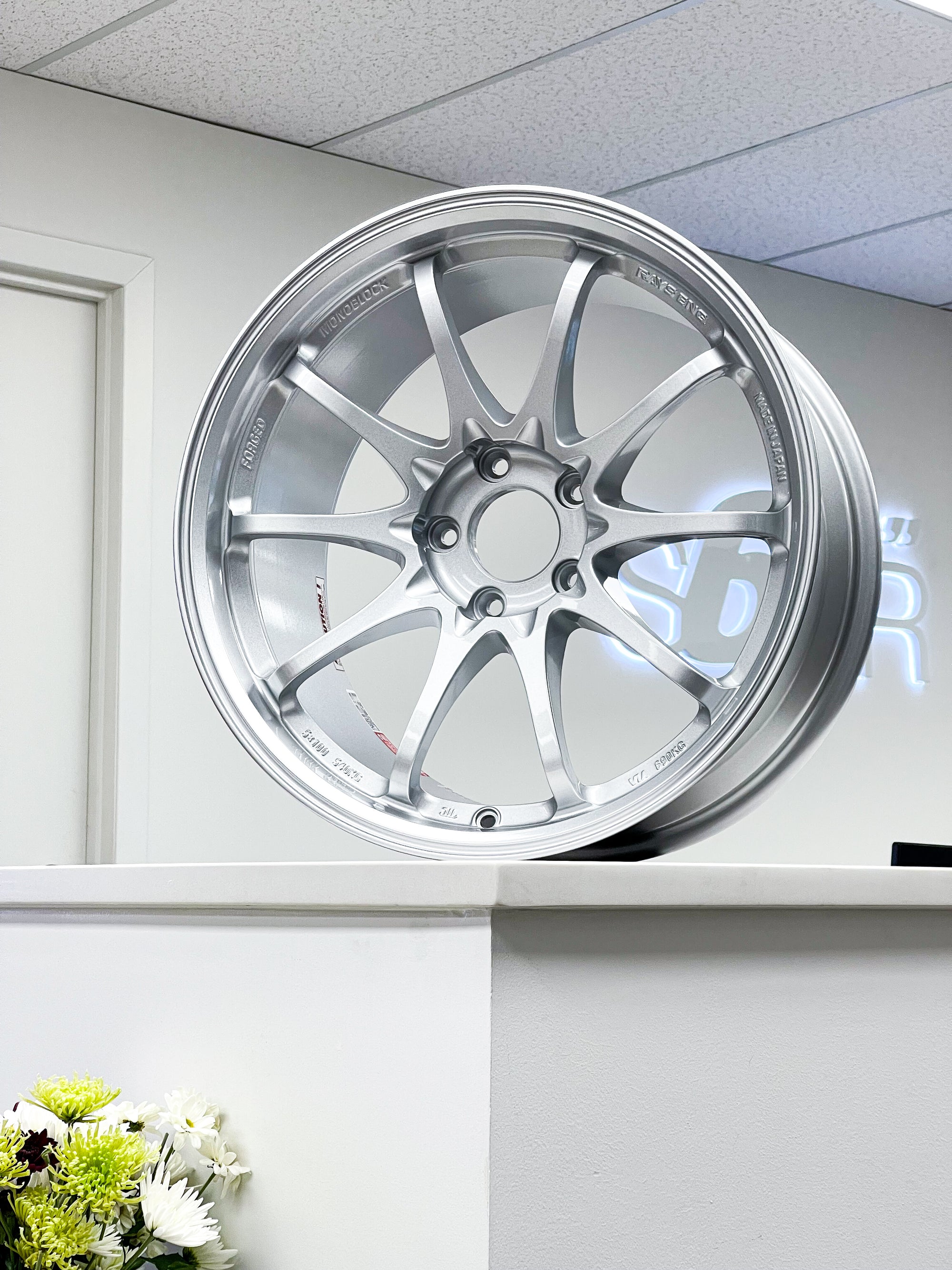 VOLK RACING CE28SL 18X9.5 +35 5X114.3 DS