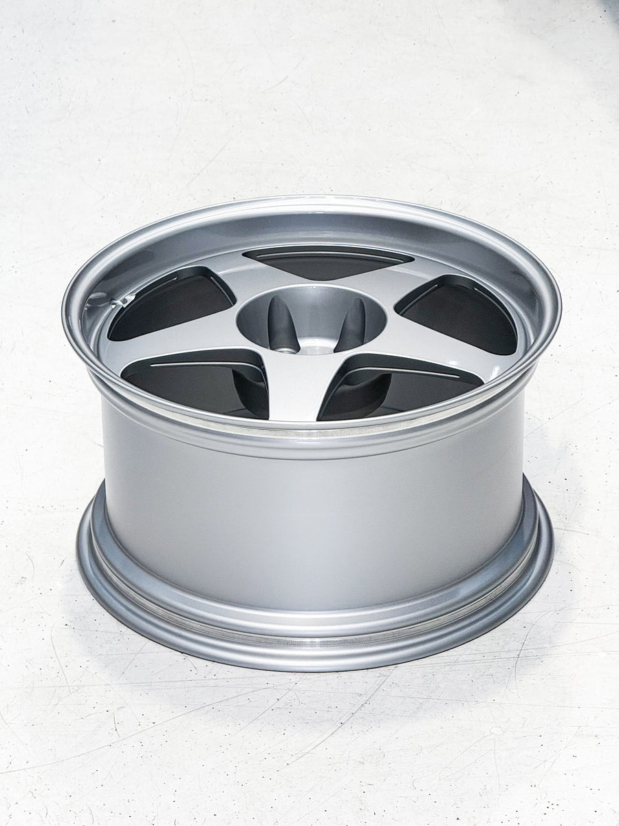 REGAMASTER EVO II 18X10 ET35 SILVER