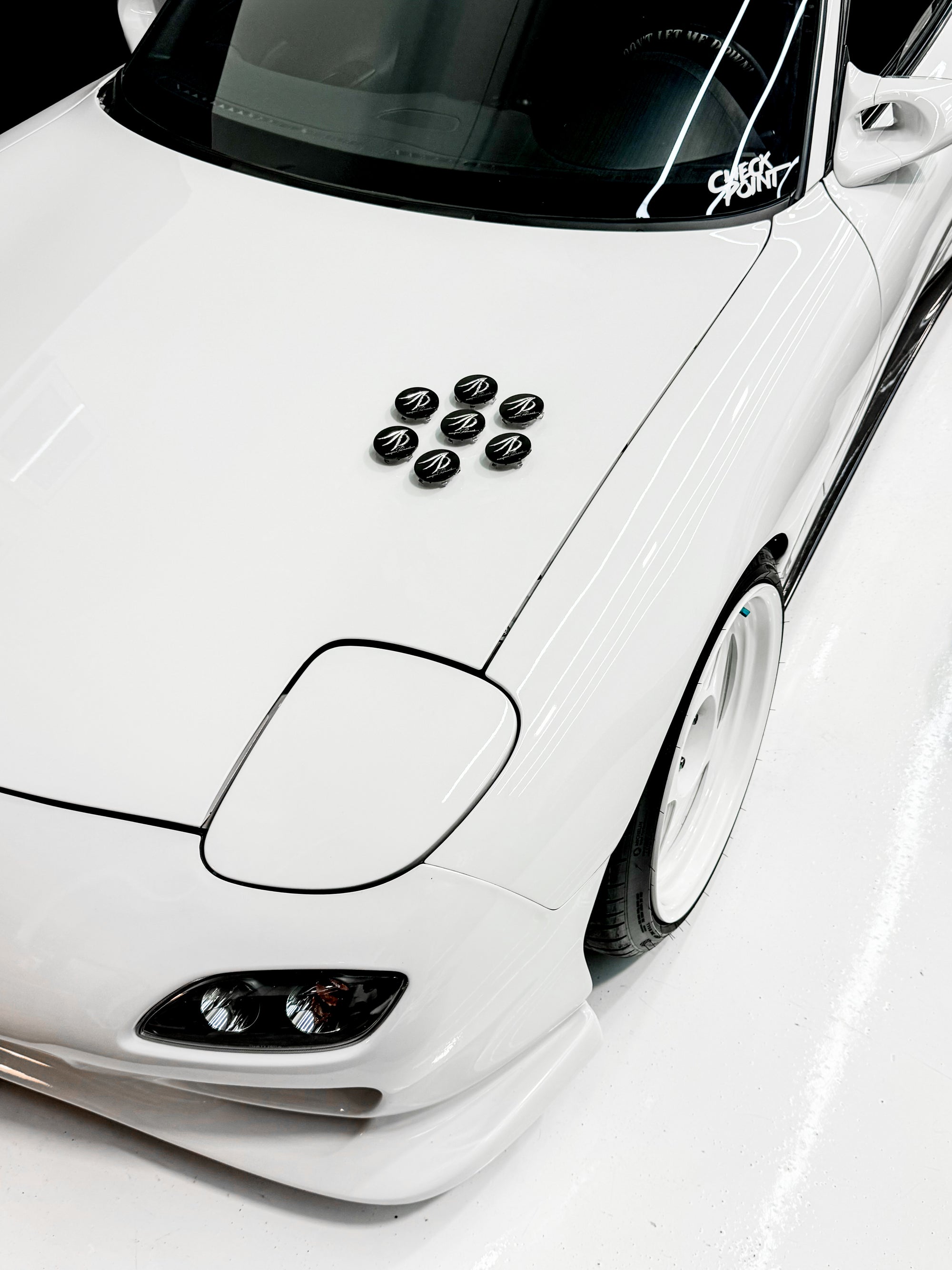 Desmond Regamaser Maquis Promada Center Caps