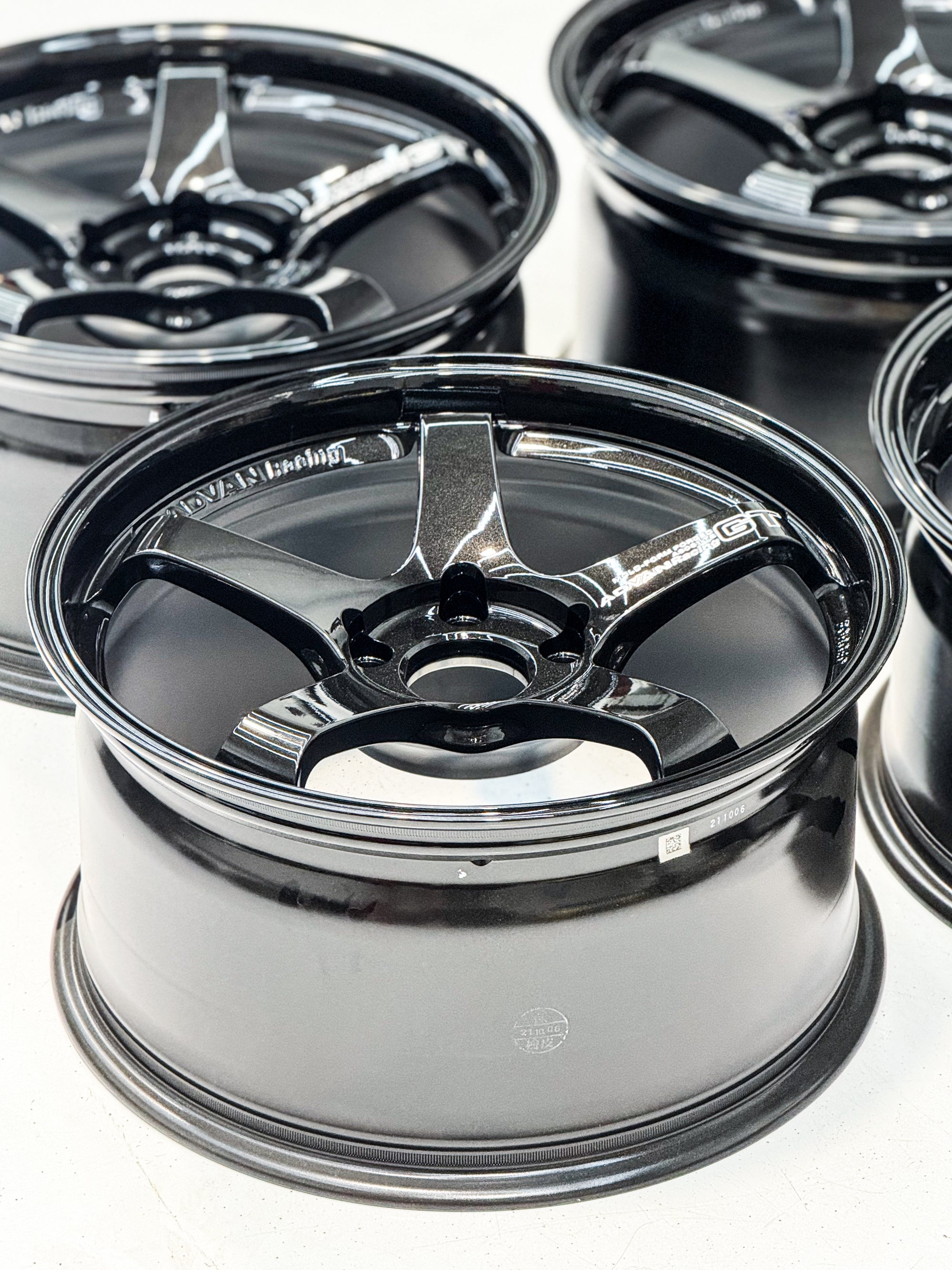 ADVAN RACING GT PREMIUM 18X9.5 +38 5X120 TBK FK8 FL5