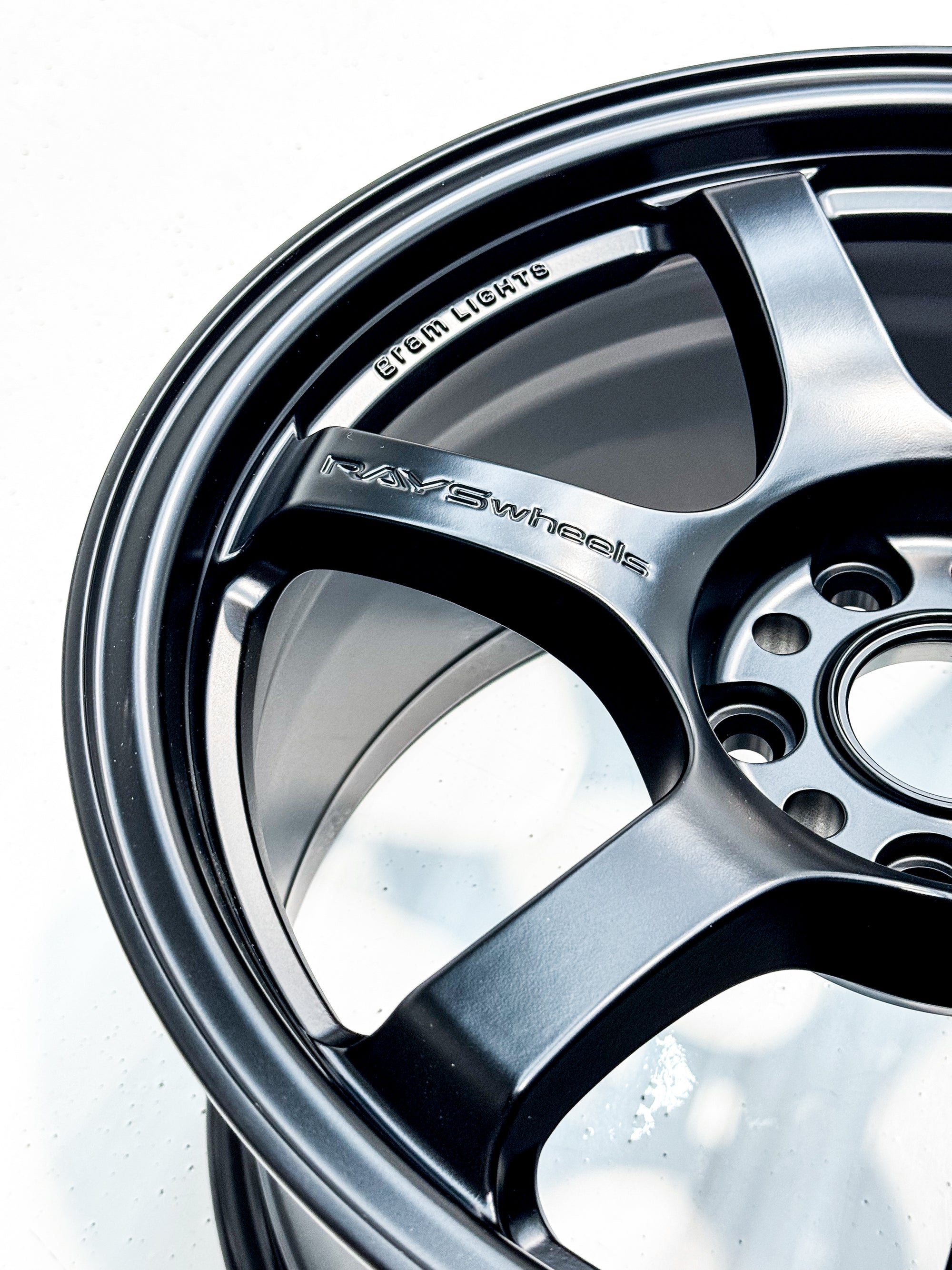 GRAM LIGHTS 57DR 17X9 +38 5X114.3 SB