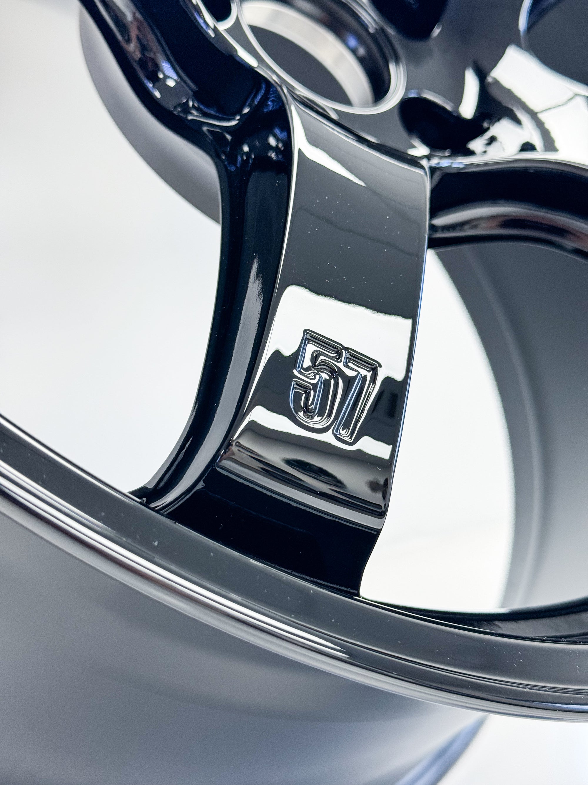 GRAM LIGHTS 57CR 18X8.5 +45 5X100 GX