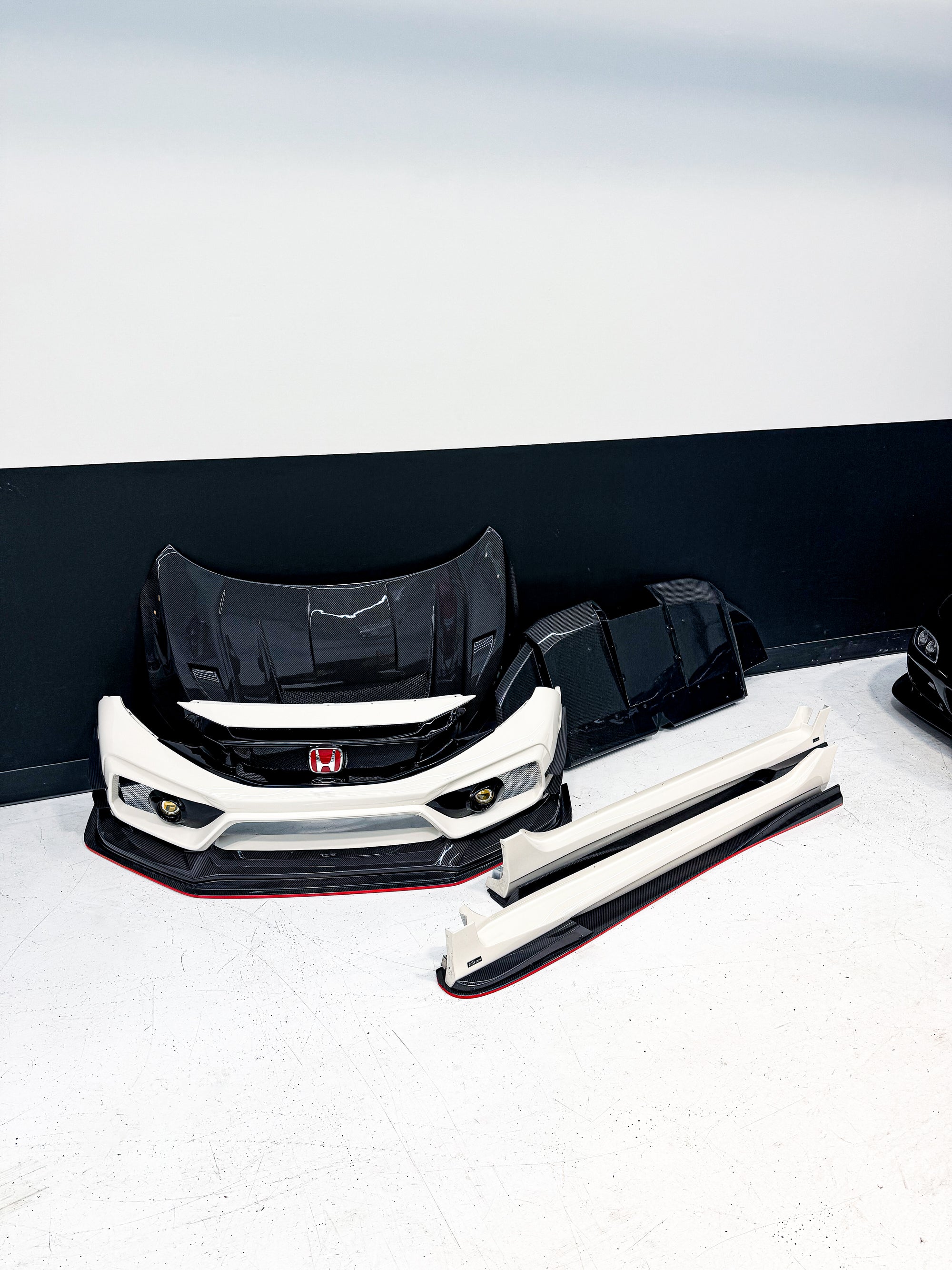 VARIS CIVIC TYPE-R FK8 KIT CHAMP WHITE