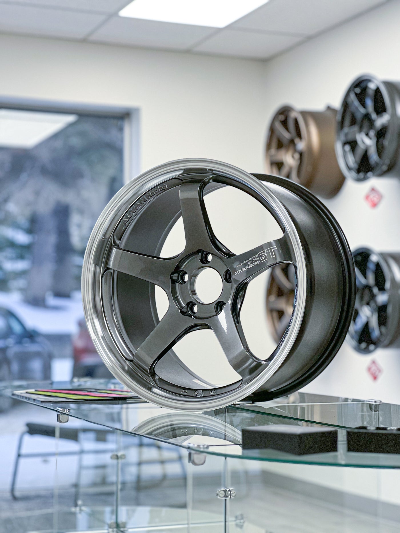 DEMO ADVAN RACING GT BEYOND 18X10 +35 5X114.3 MHB