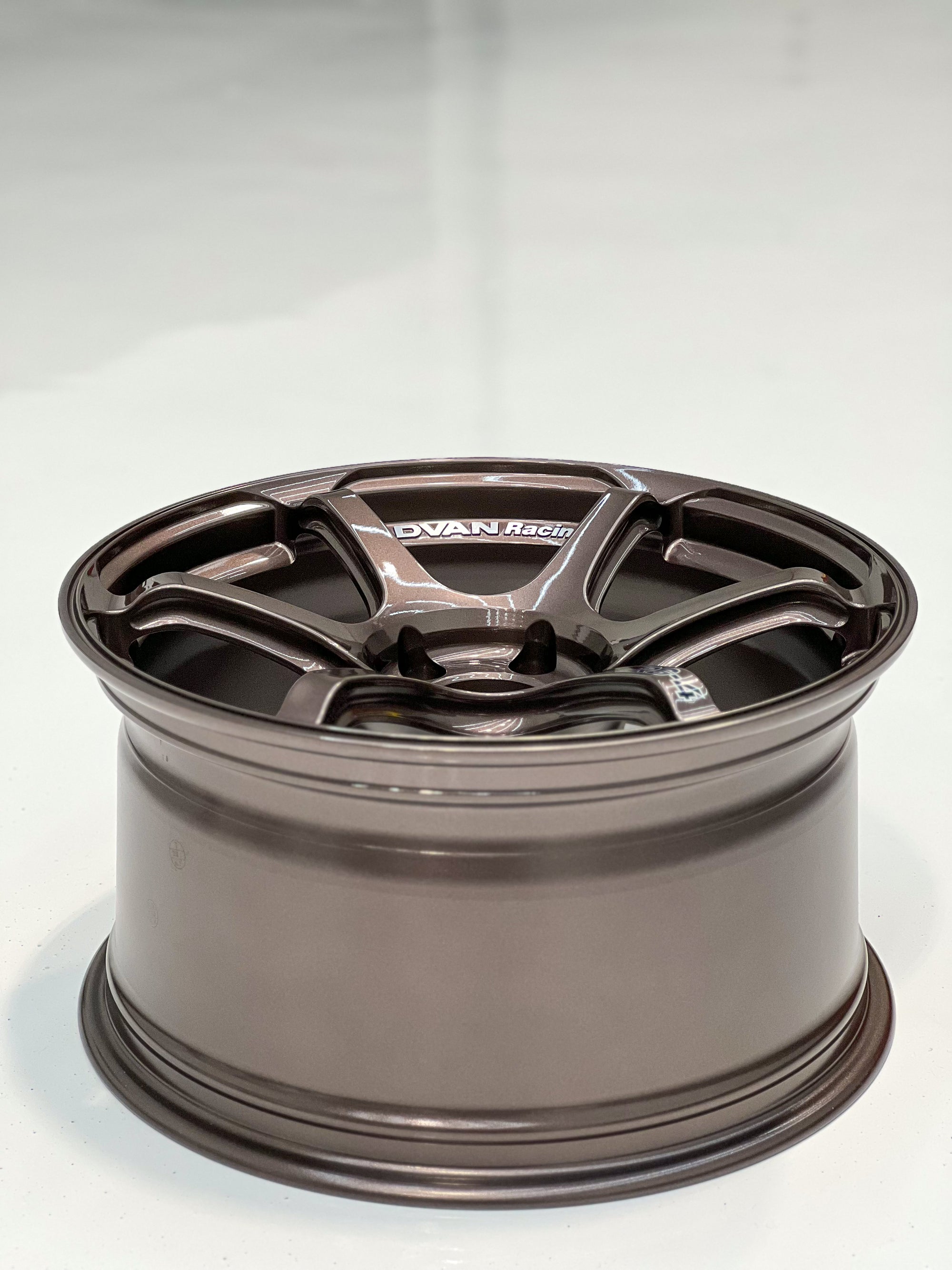 ADVAN RACING RG-4 18X9.5 +35 5x114.3 RCB