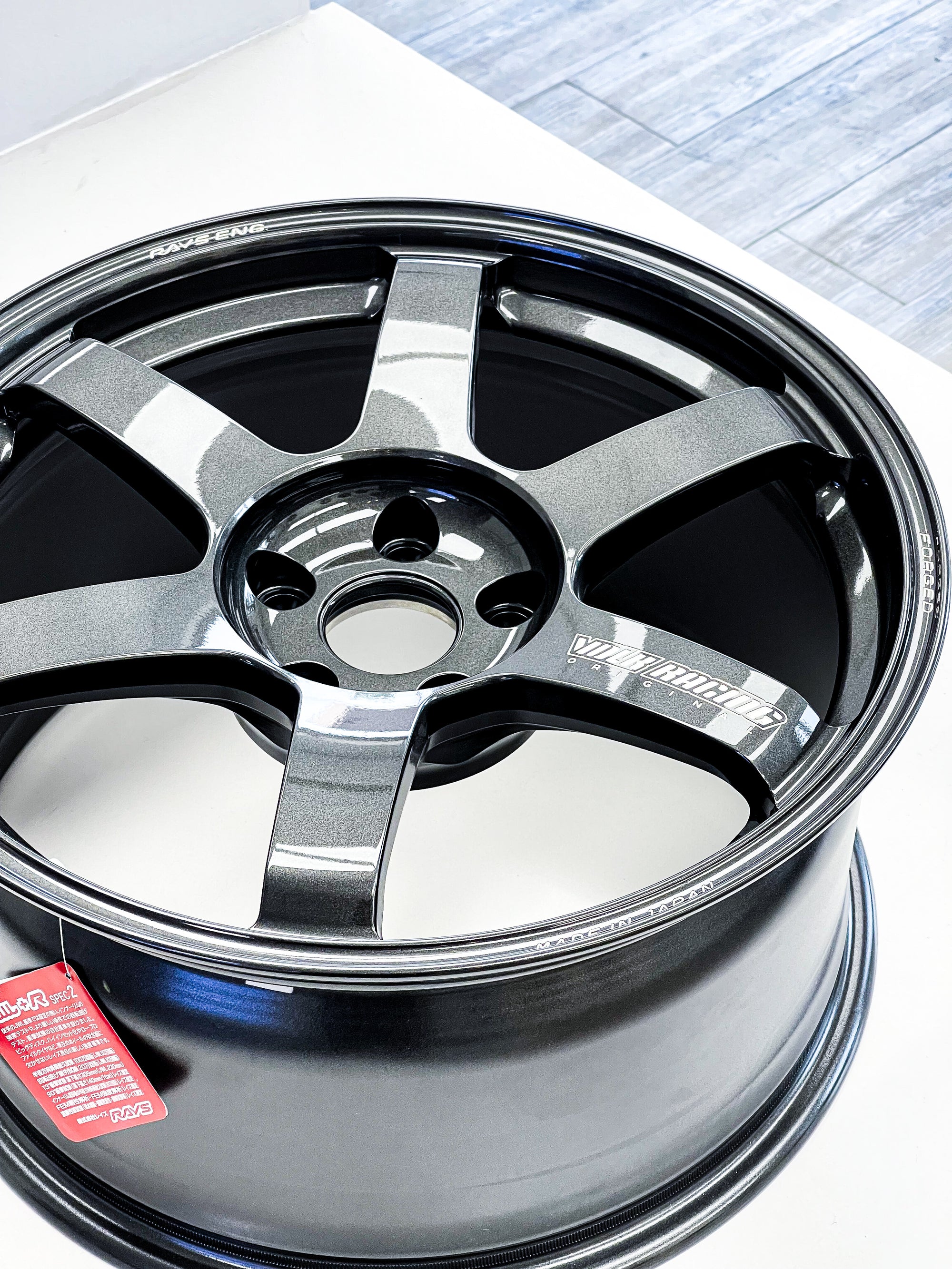 VOLK RACING TE37 SAGA S-PLUG 18X9.5 +38 MM - Sub 60 Racing VOLK RACING TE37 SAGA S-PLUG 18X9.5 +38 MM - Sub 60 Racing