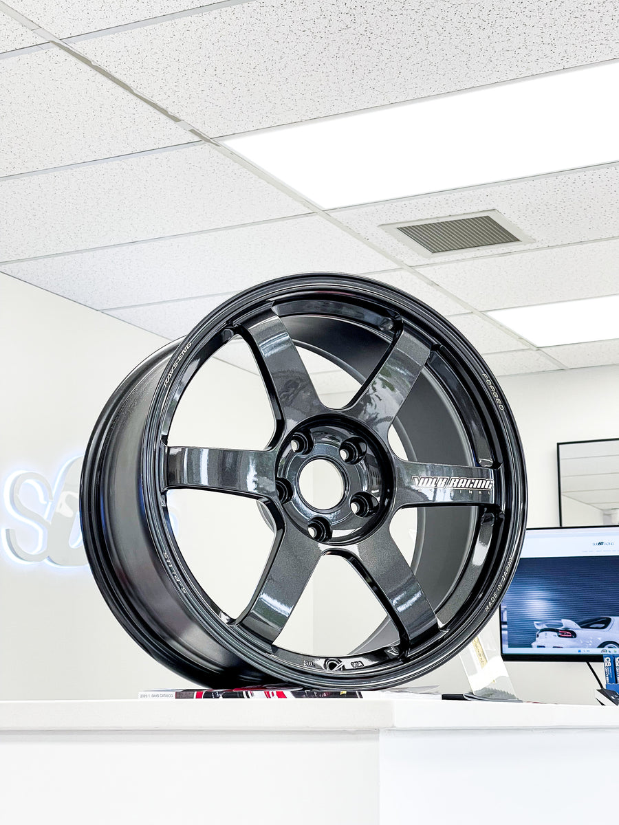 VOLK RACING TE37 SAGA S-PLUG 18X9.5 +38 MM