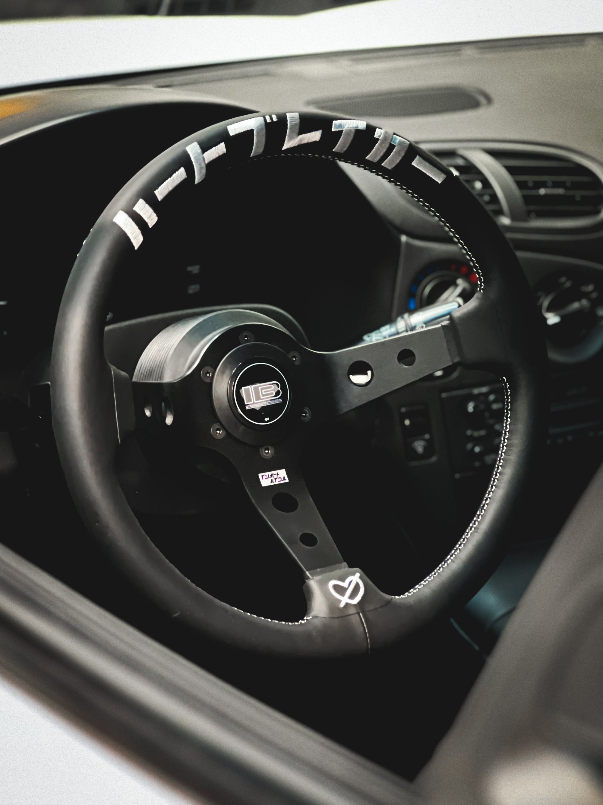 IMPORT BIBLE HEARTBREAKER STEERING WHEEL