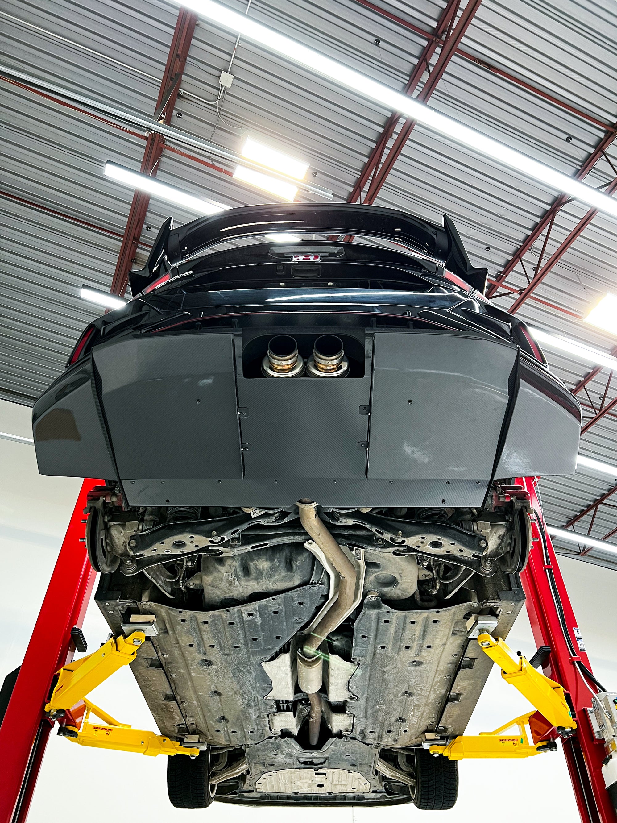 PRE-OWNED VARIS CARBON DIFFUSER CIVIC TYPE R FK8