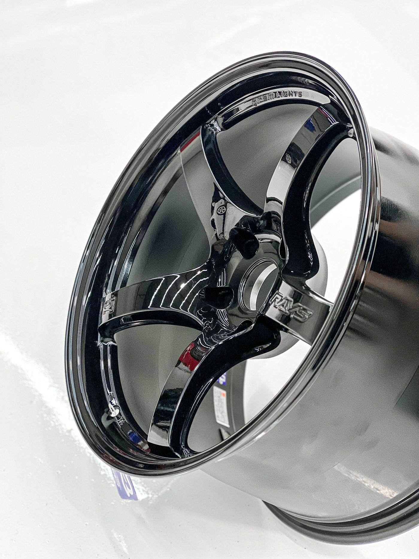 GRAM LIGHTS 57CR 18X10.5 +22 5X114.3 GX