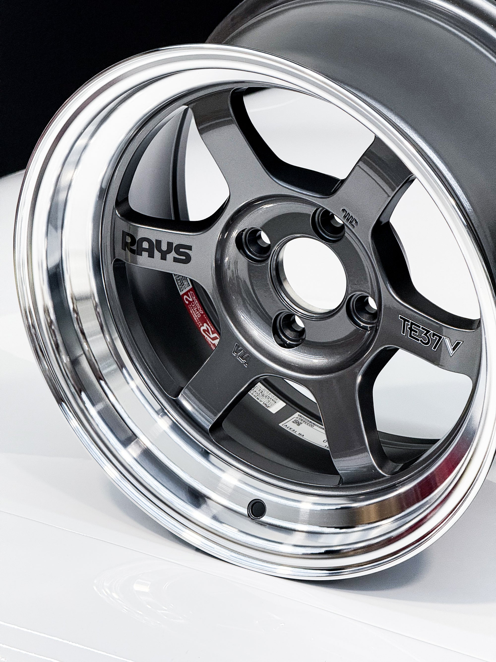 TE37V 15X8 ET0 4X100 GUNMETALLIC POLISH RIM