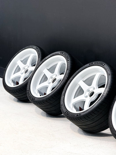 PRE-OWNED ADVAN RACING GT PREMIUM A90