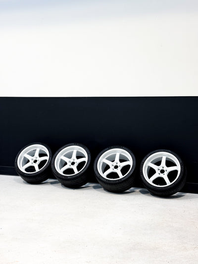 PRE-OWNED ADVAN RACING GT PREMIUM A90