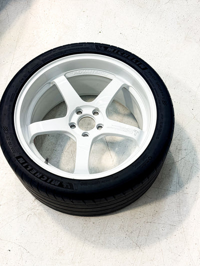 PRE-OWNED ADVAN RACING GT PREMIUM A90