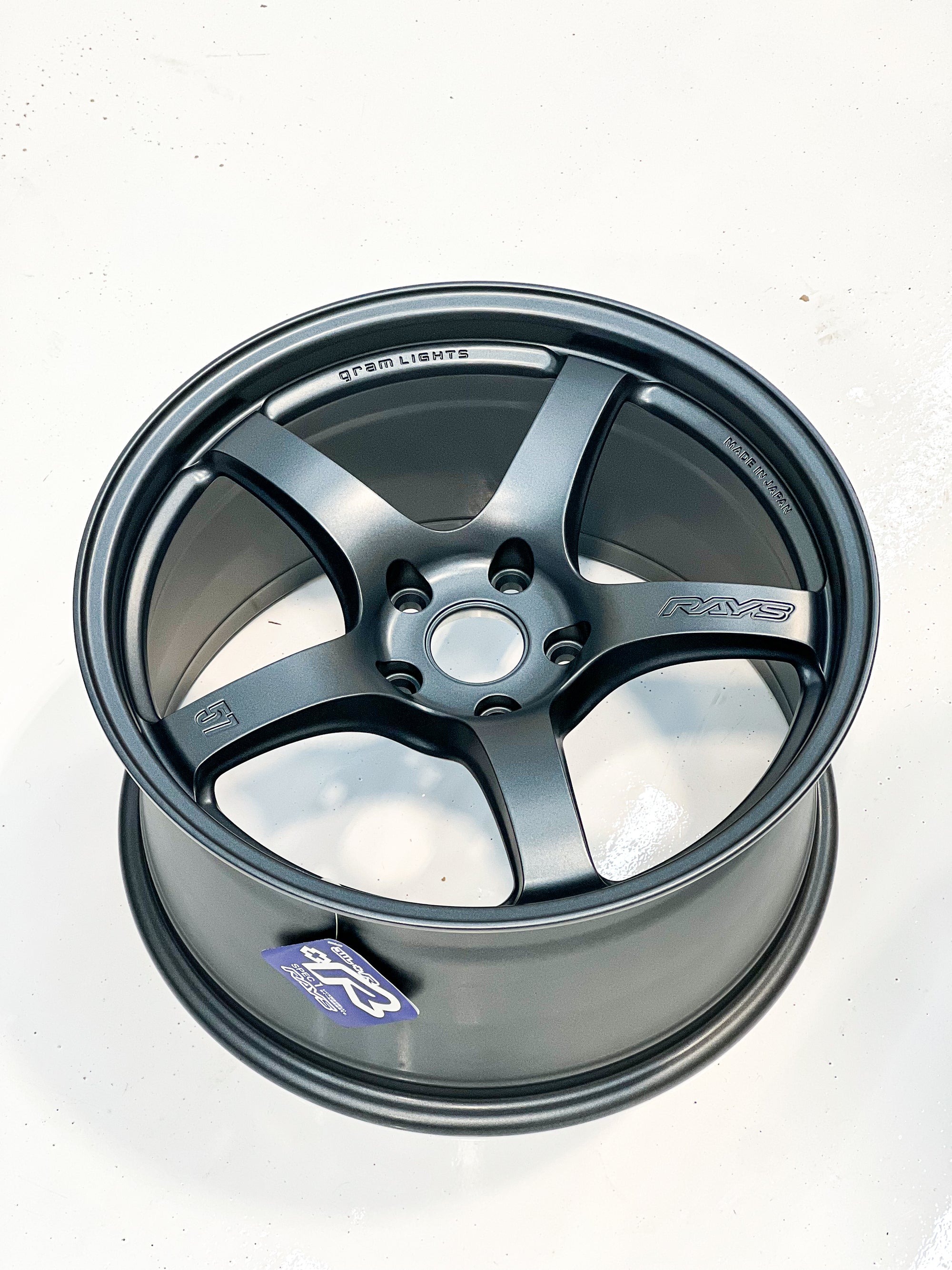 GRAM LIGHTS 57CR 18X9.5 +38 5X114.3 G2