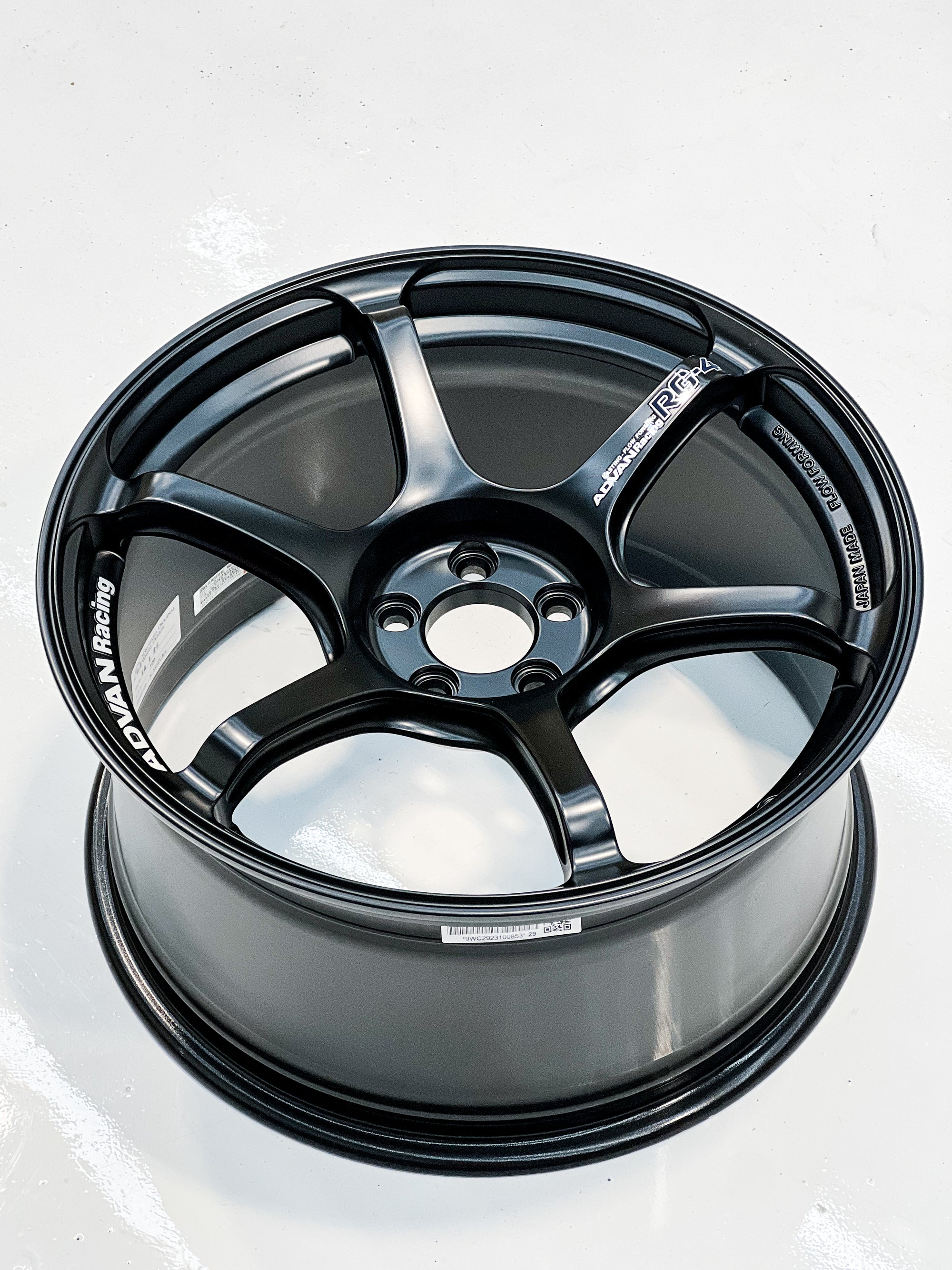 ADVAN RACING RG-4 18X9.5 +45 5X100 SGB