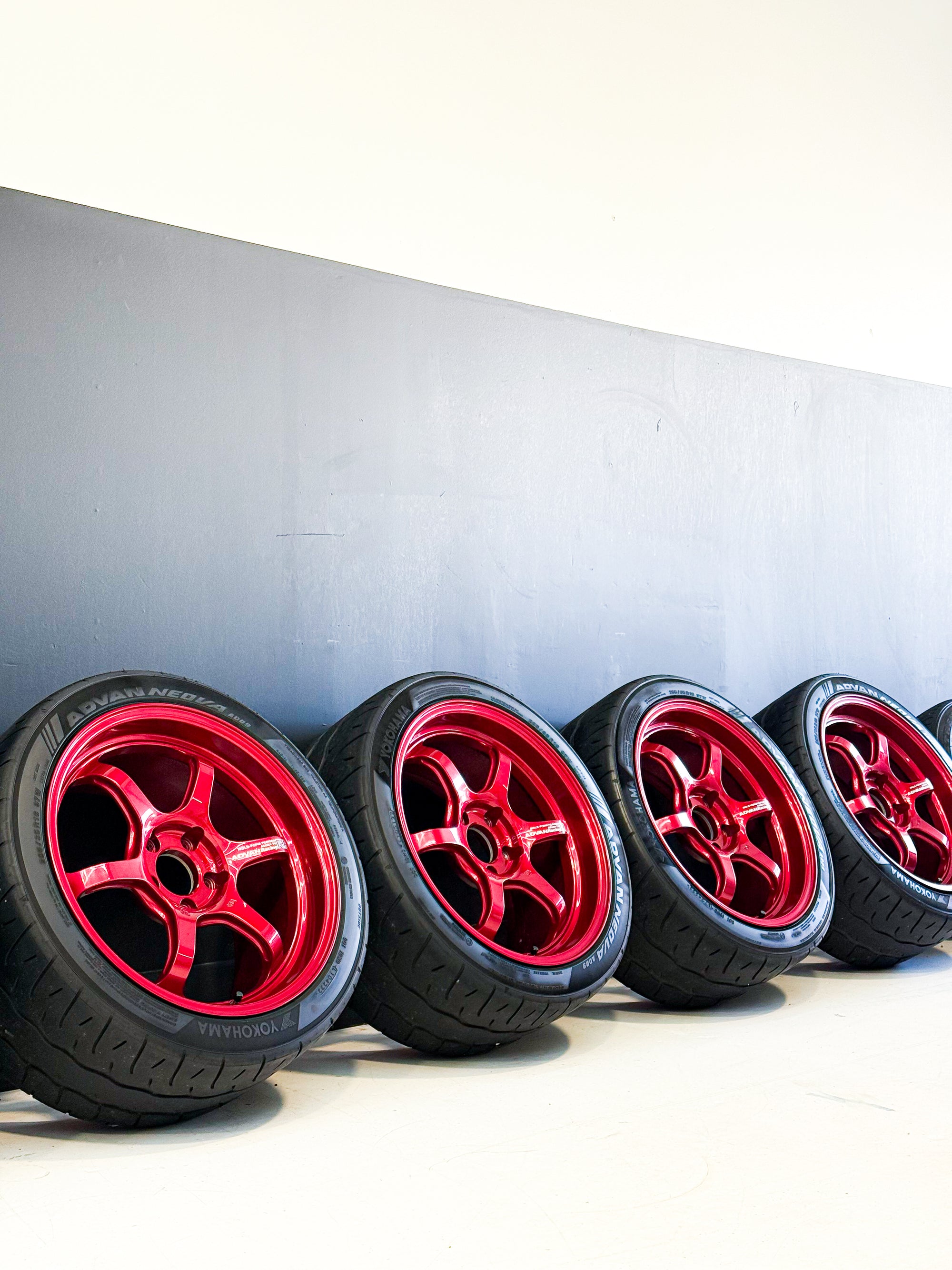 PRE-OWNED ADVAN RACING R6 18X9.5 +45 5X114.3 RCR