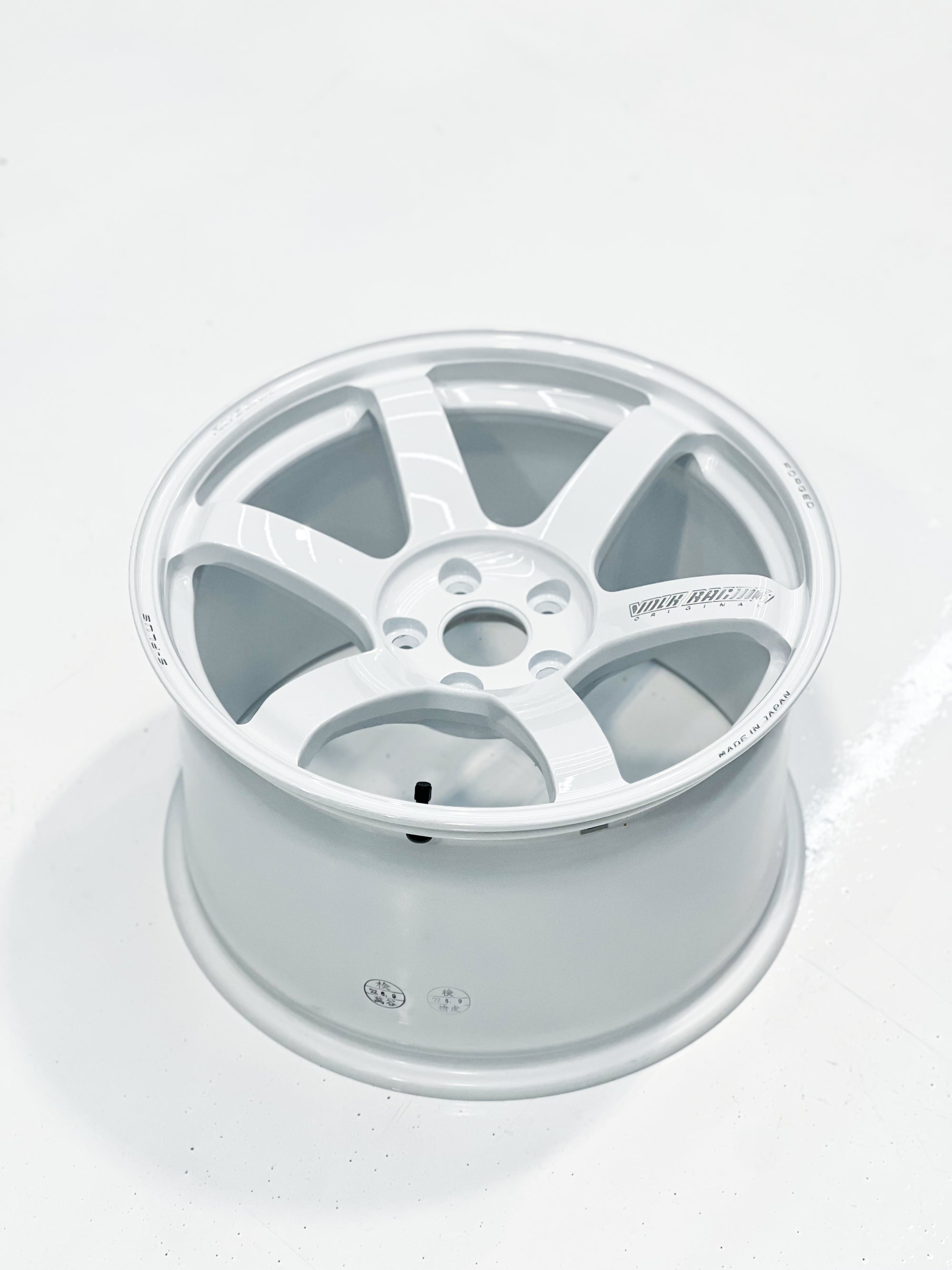 VOLK RACING TE37 SAGA S-PLUS 18X11 +45 5X114.3 DW - Sub 60