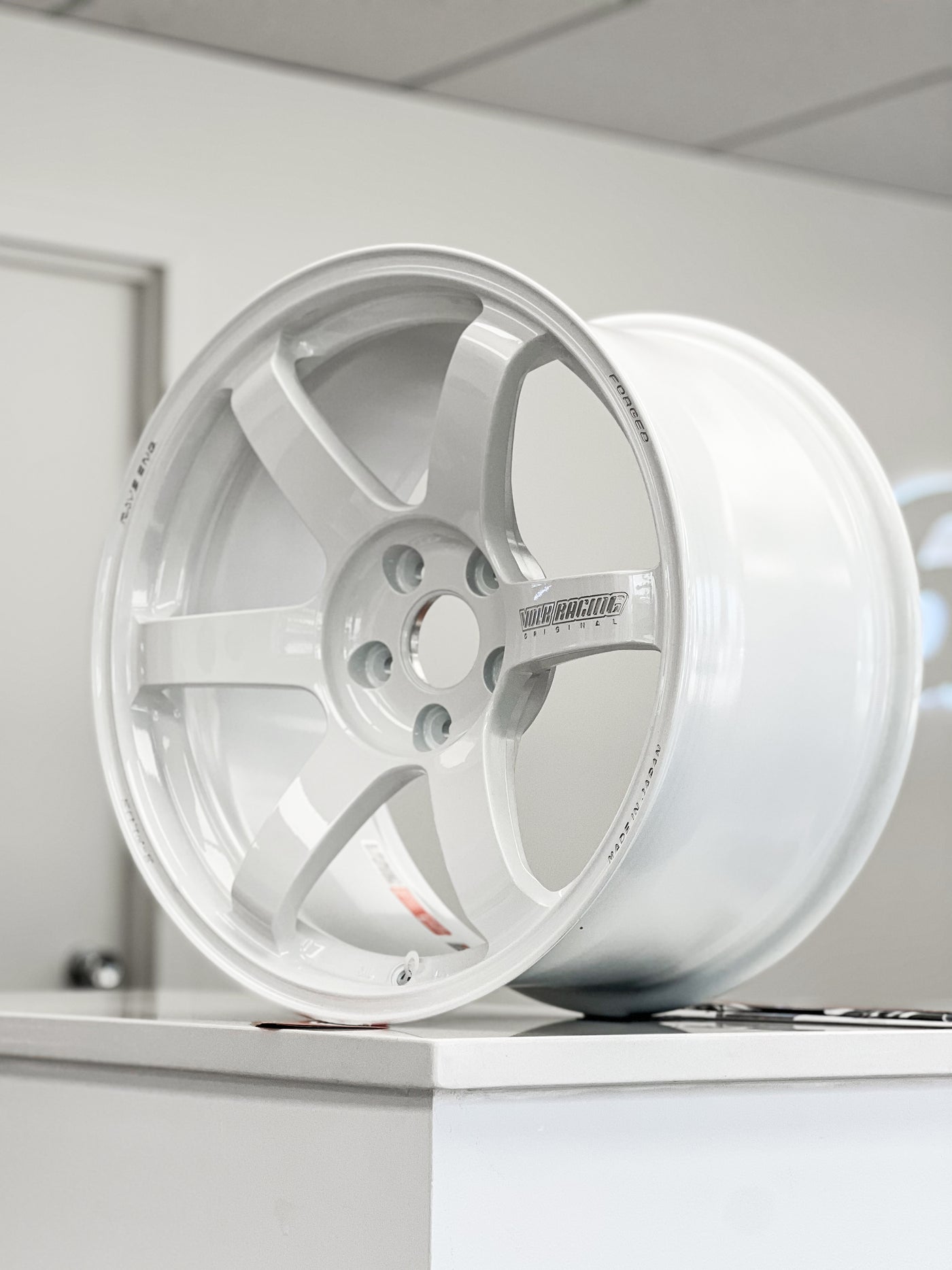 VOLK RACING TE37 SAGA S-PLUS 18X10 +35 5X114.3 DW