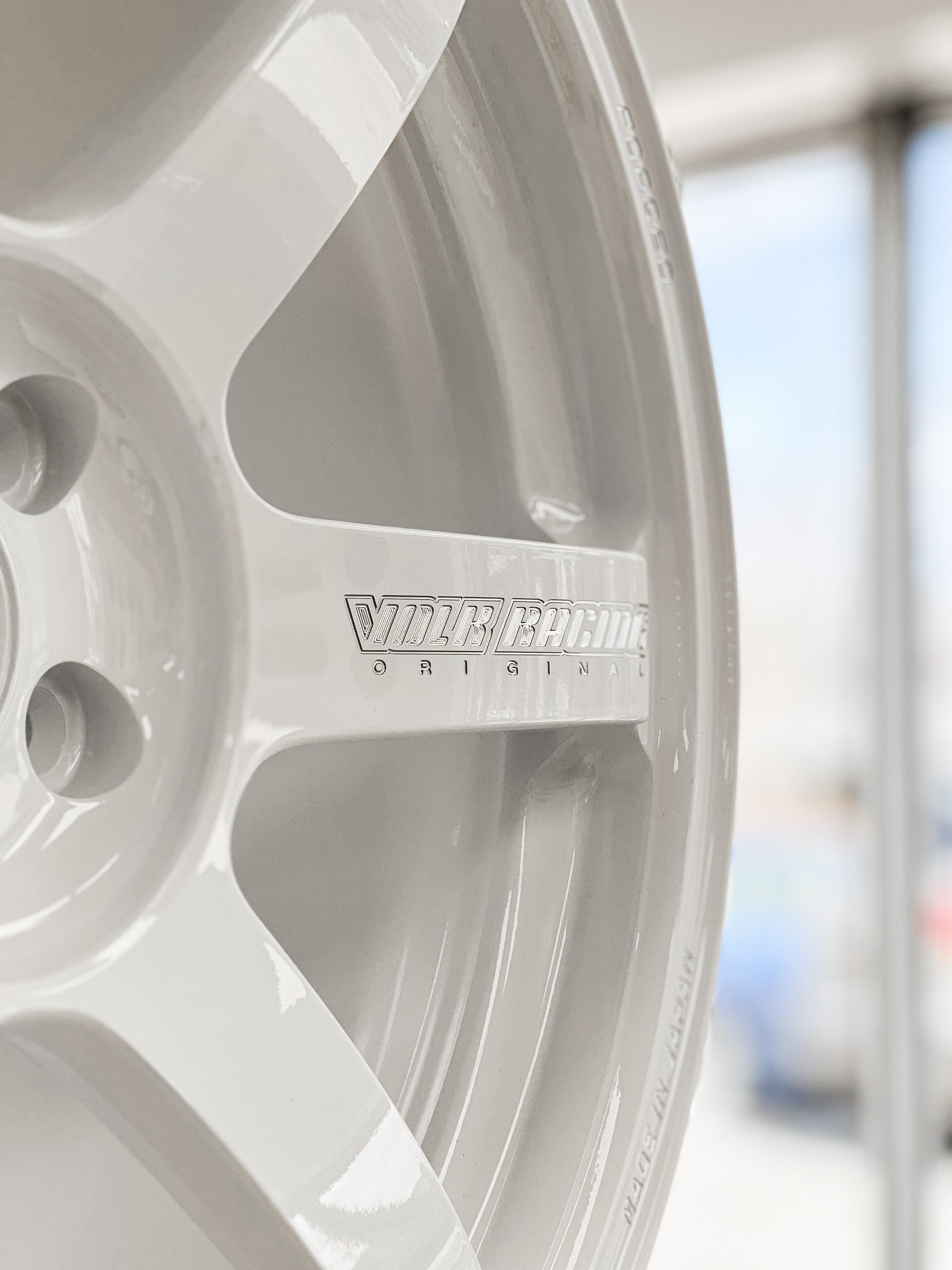 VOLK RACING TE37 SAGA S-PLUS 18X10 +35 5X114.3 DW