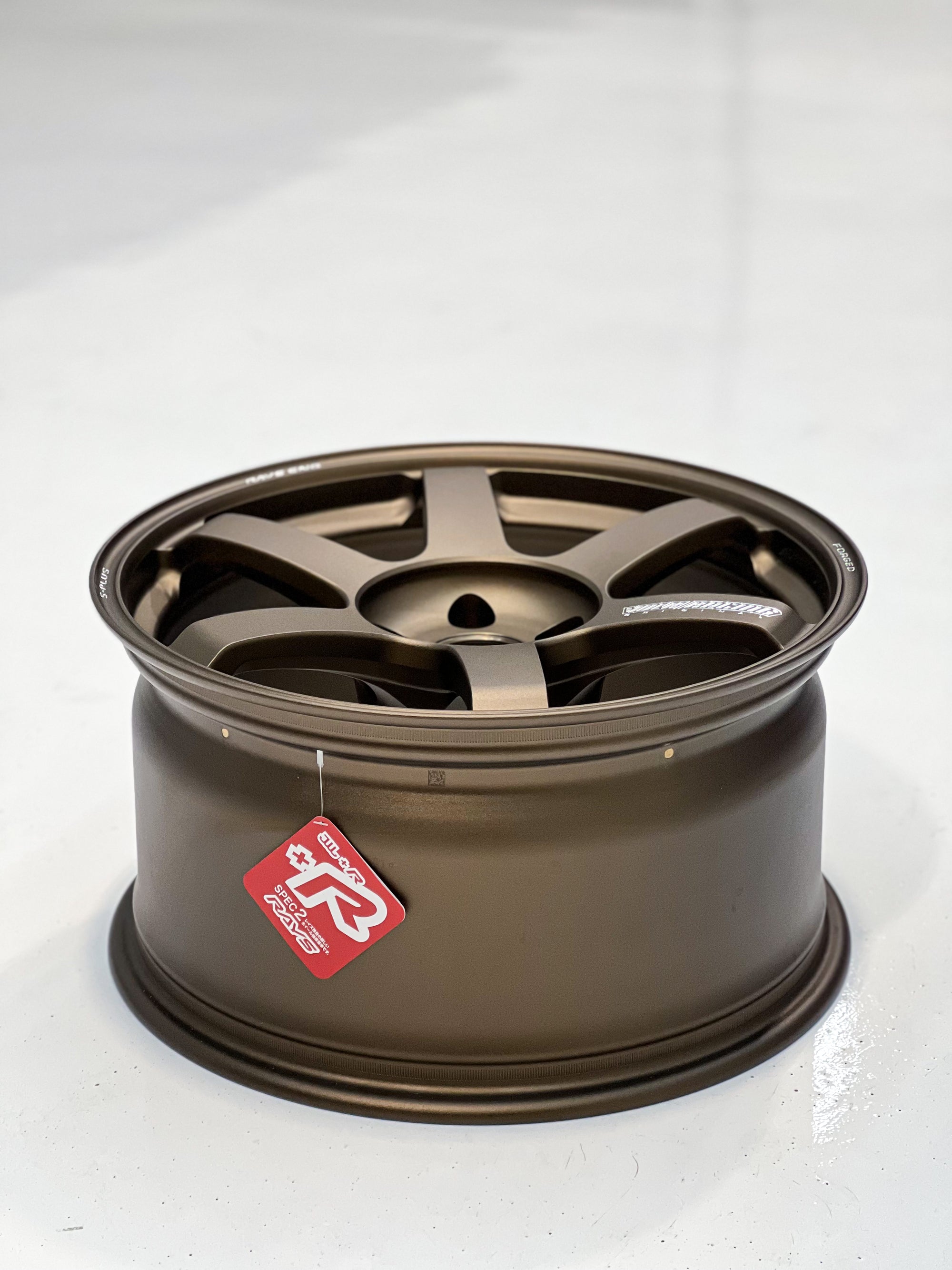VOLK RACING TE37 SAGA S-PLUG 18X9.5 +38 BR