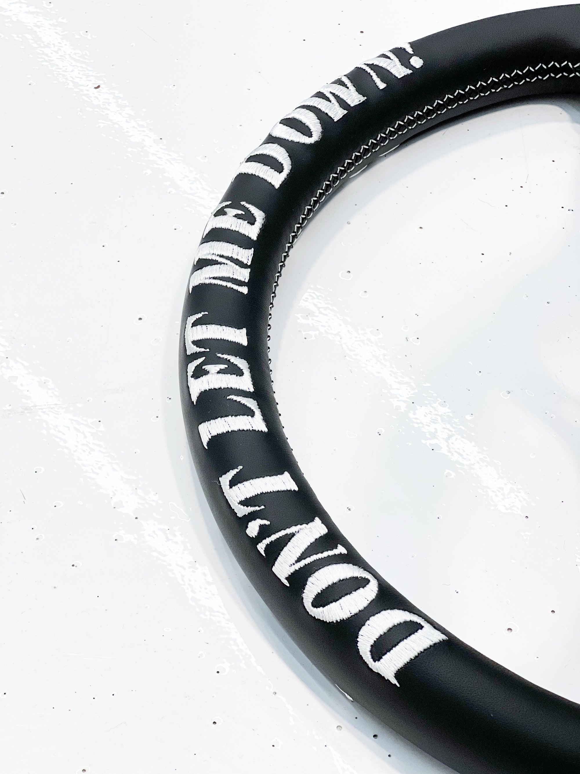 IMPORT BIBLE HEARTBREAKER STEERING WHEEL