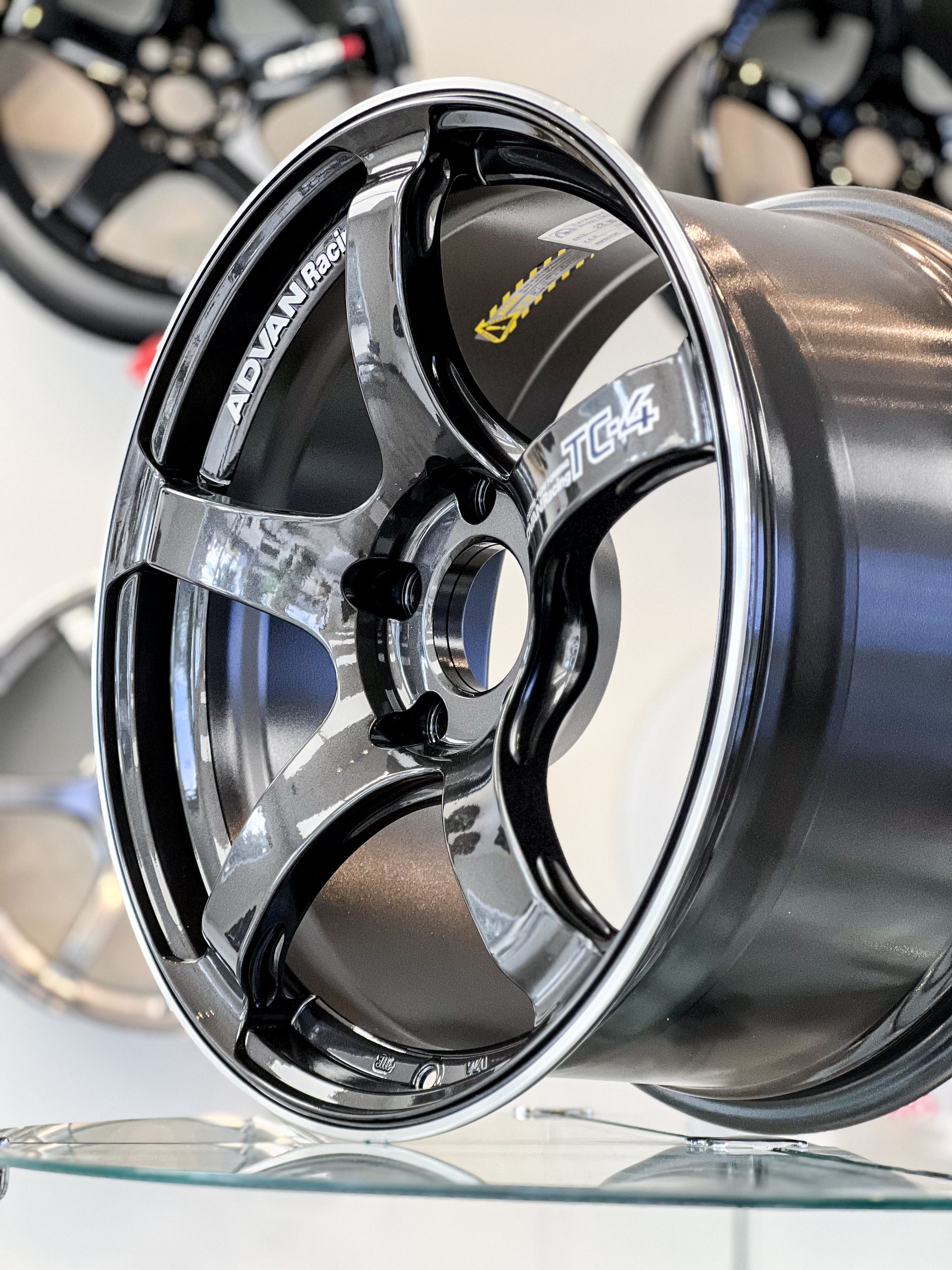 ADVAN RACING TC-4 18X9.5 +45 5X120 BGR