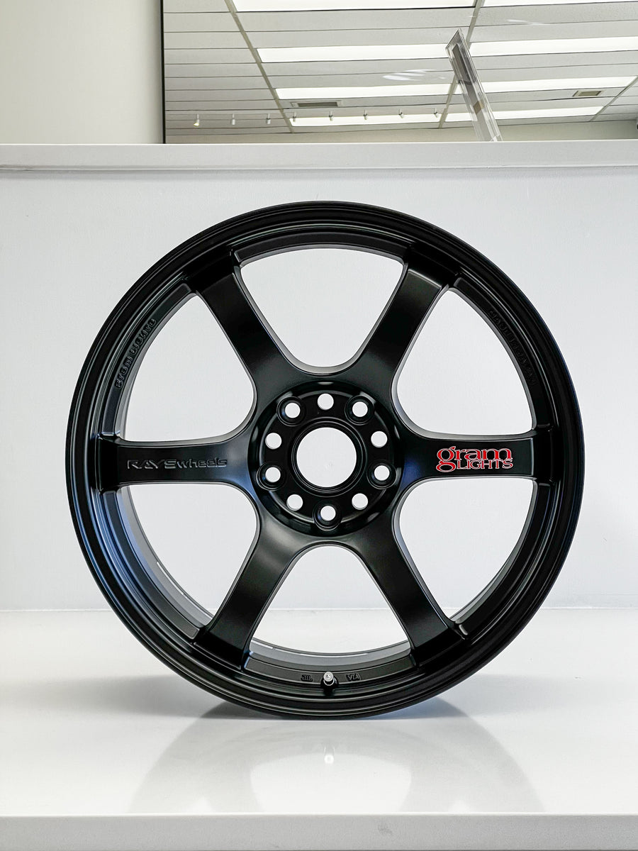 GRAM LIGHTS 57DR 18X9.5 +22 5X114.3 SB