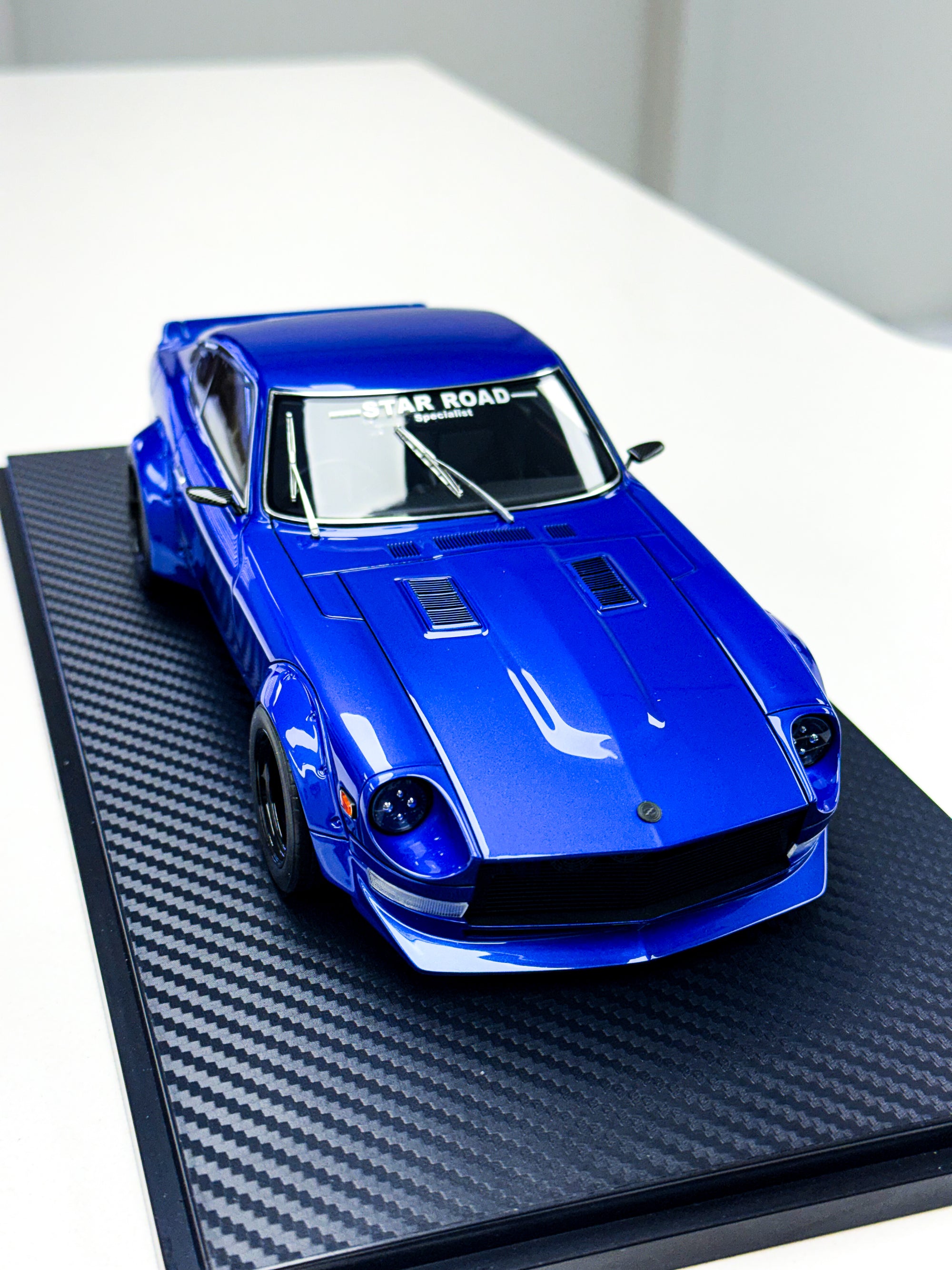IGNITION MODEL STAR ROAD 240Z