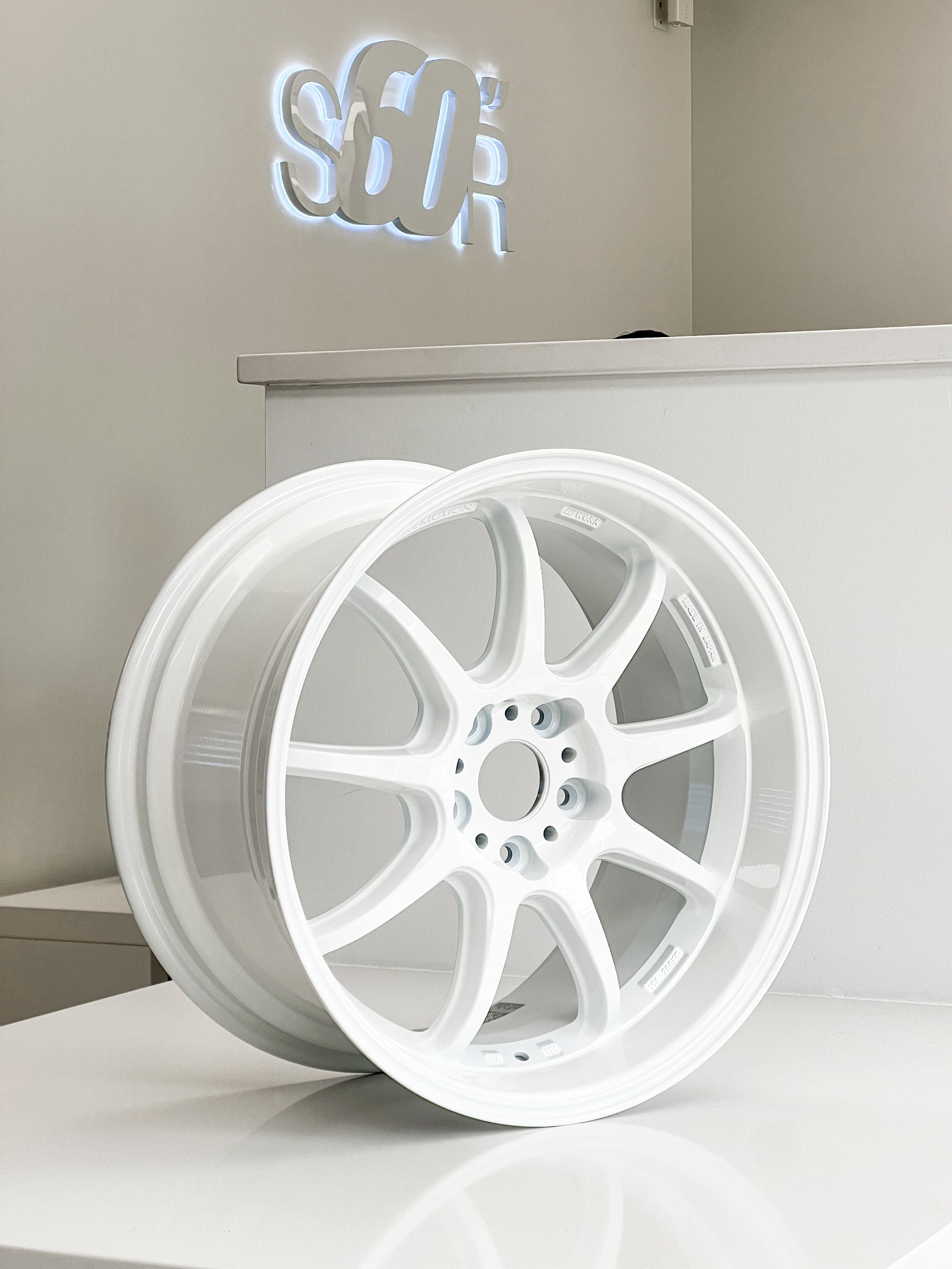 WORK EMOTION D9R 18X9.5 +38 5X114.3 WHT - Sub 60 Racing