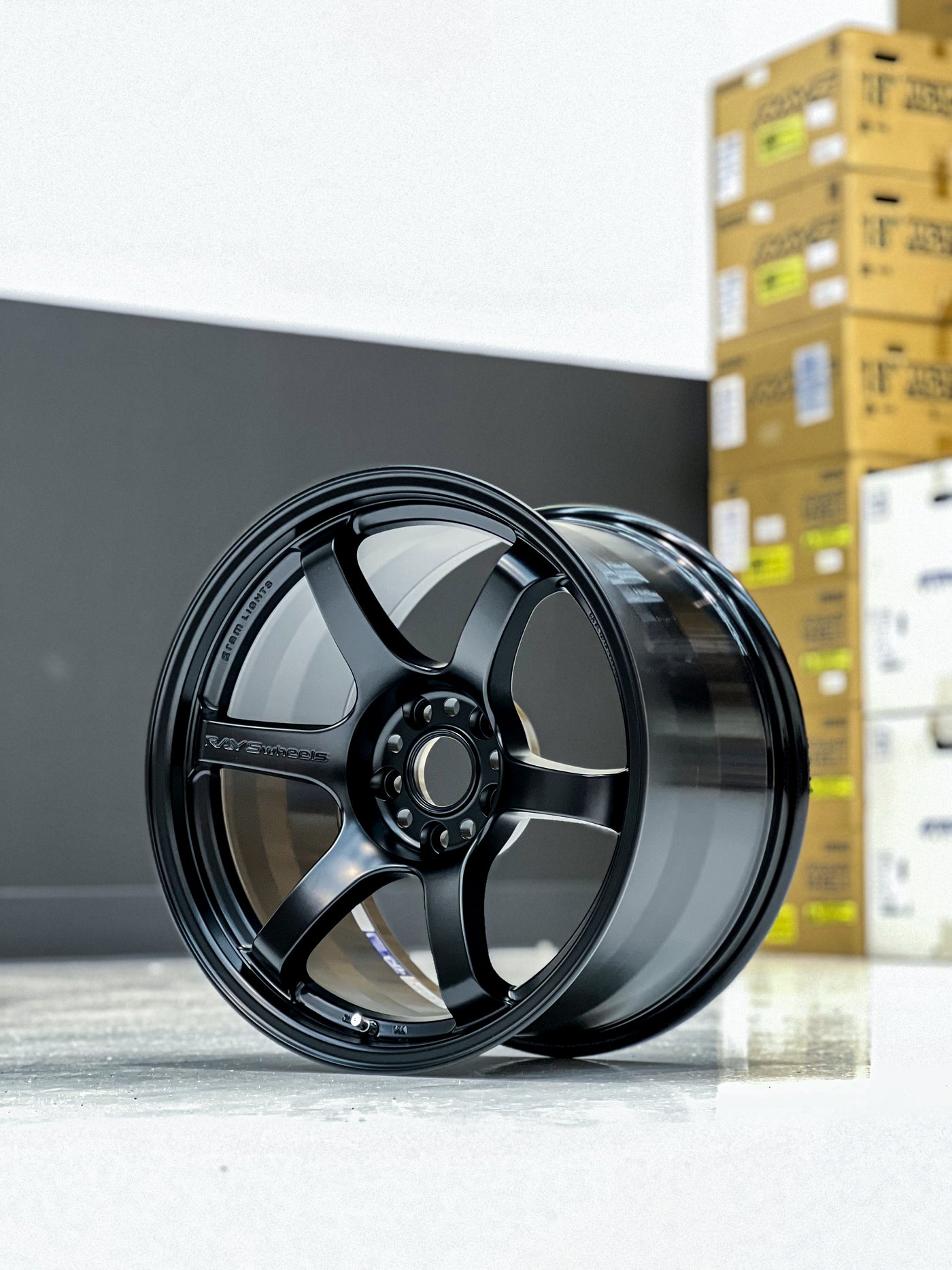 GRAM LIGHTS 57DR 18X10.5 +22 5X114.3 SB