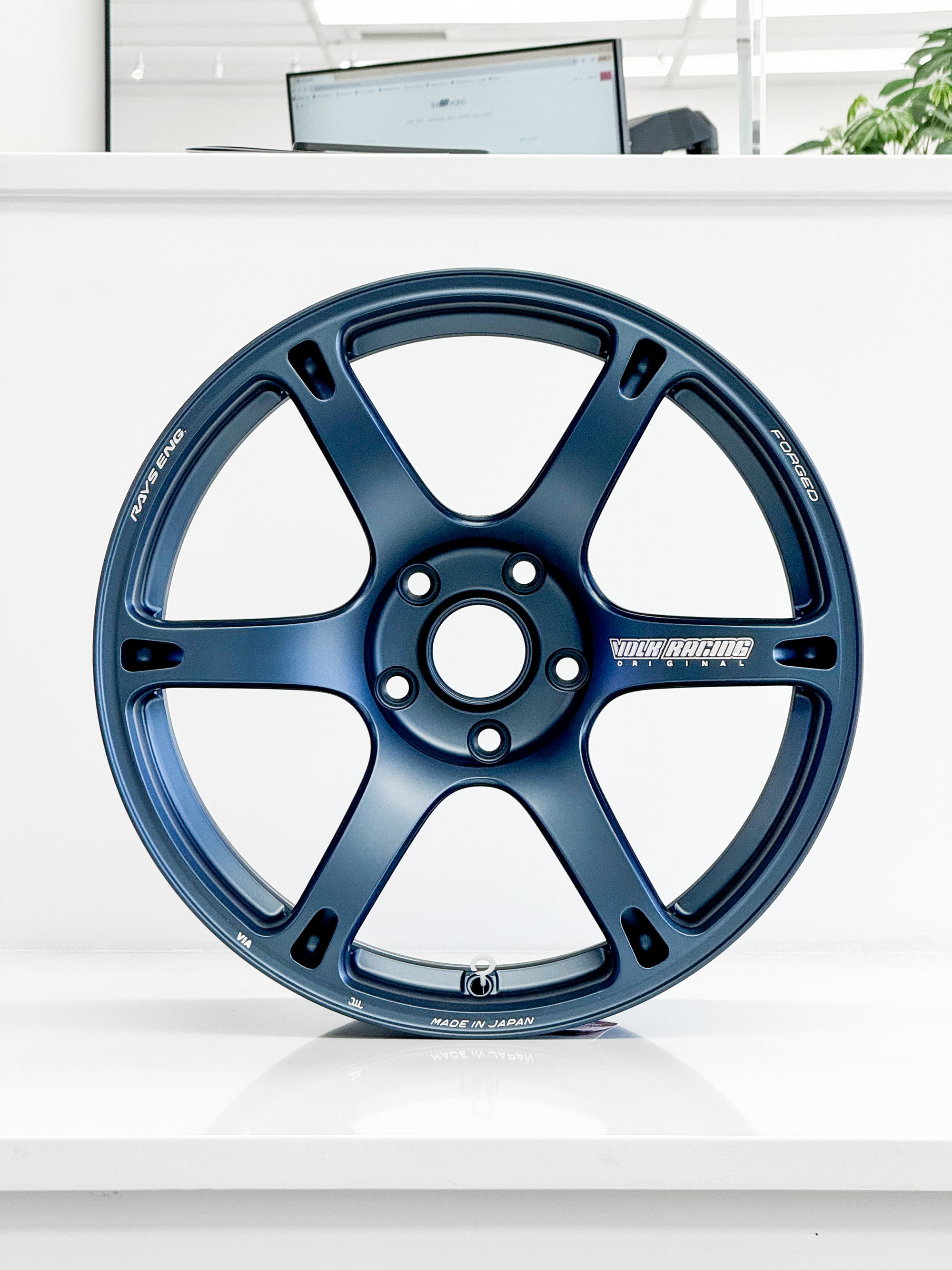 RAYS VOLK RACING TE037 18X10 +34 5X120 (DEMO) FK8 FL5 - Sub