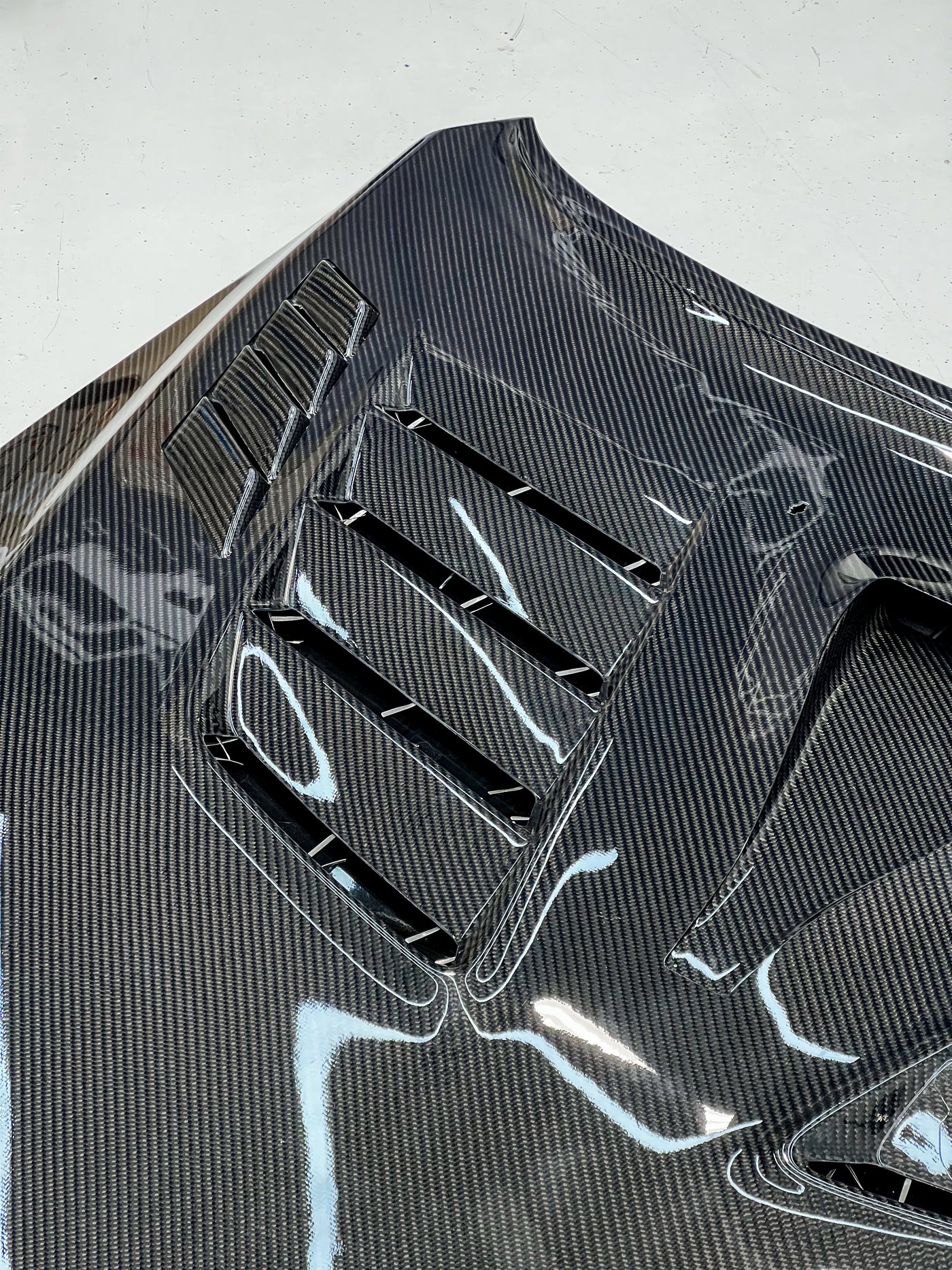 VARIS CARBON COOLING BONNET EVO X