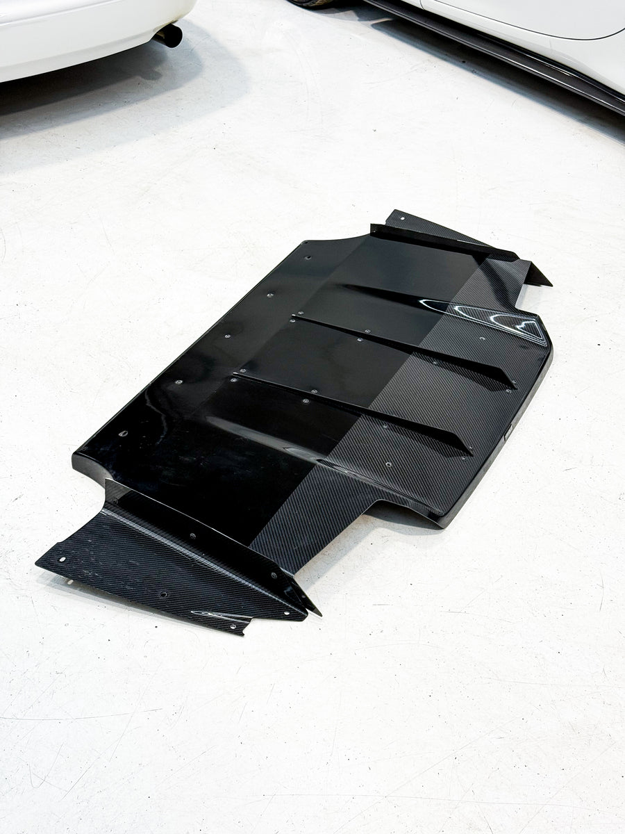 PRE-OWNED VARIS HALF CARBON DIFFUSER SUBARU STI GVB