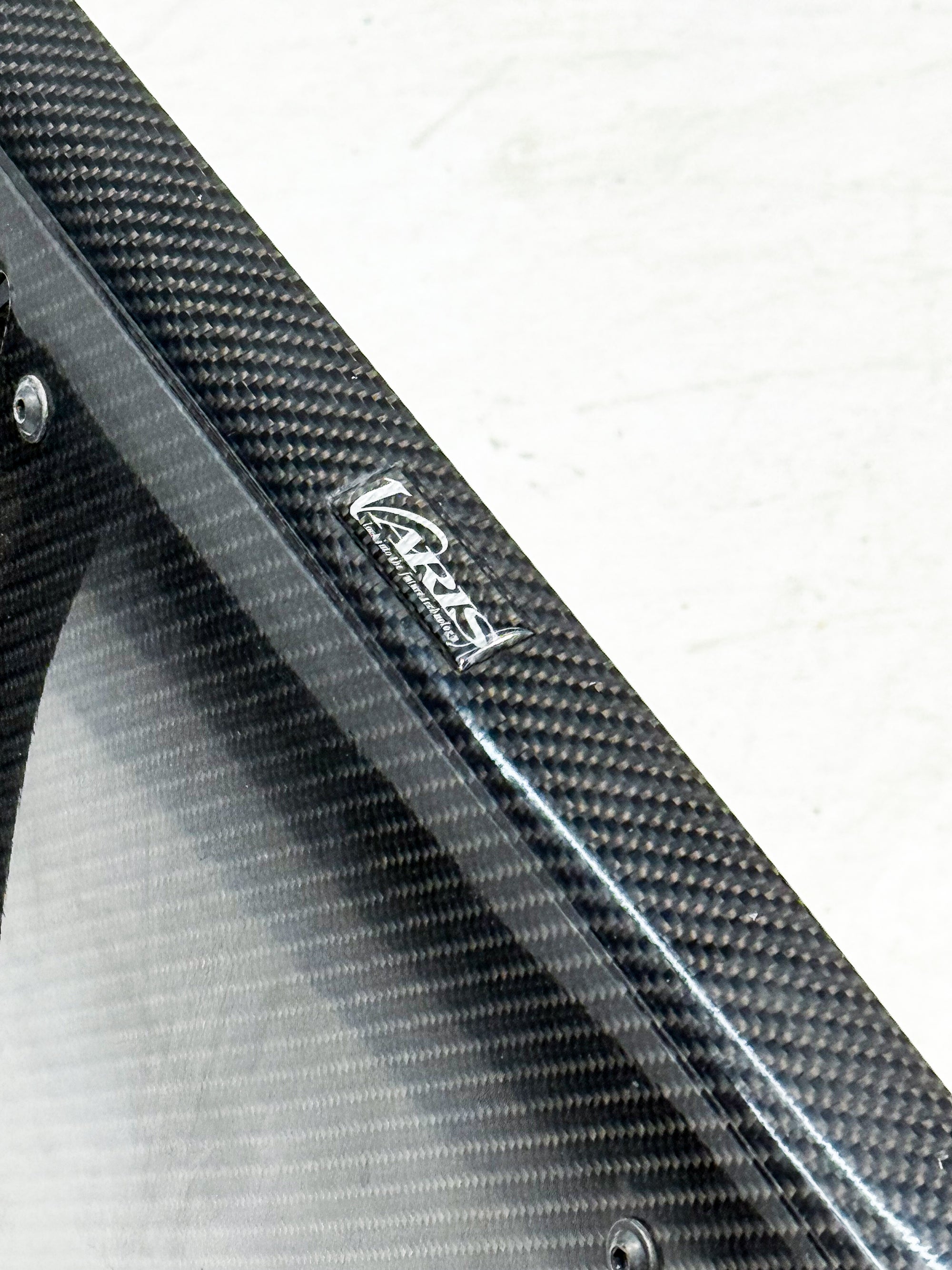 PRE-OWNED VARIS HALF CARBON DIFFUSER SUBARU STI GVB