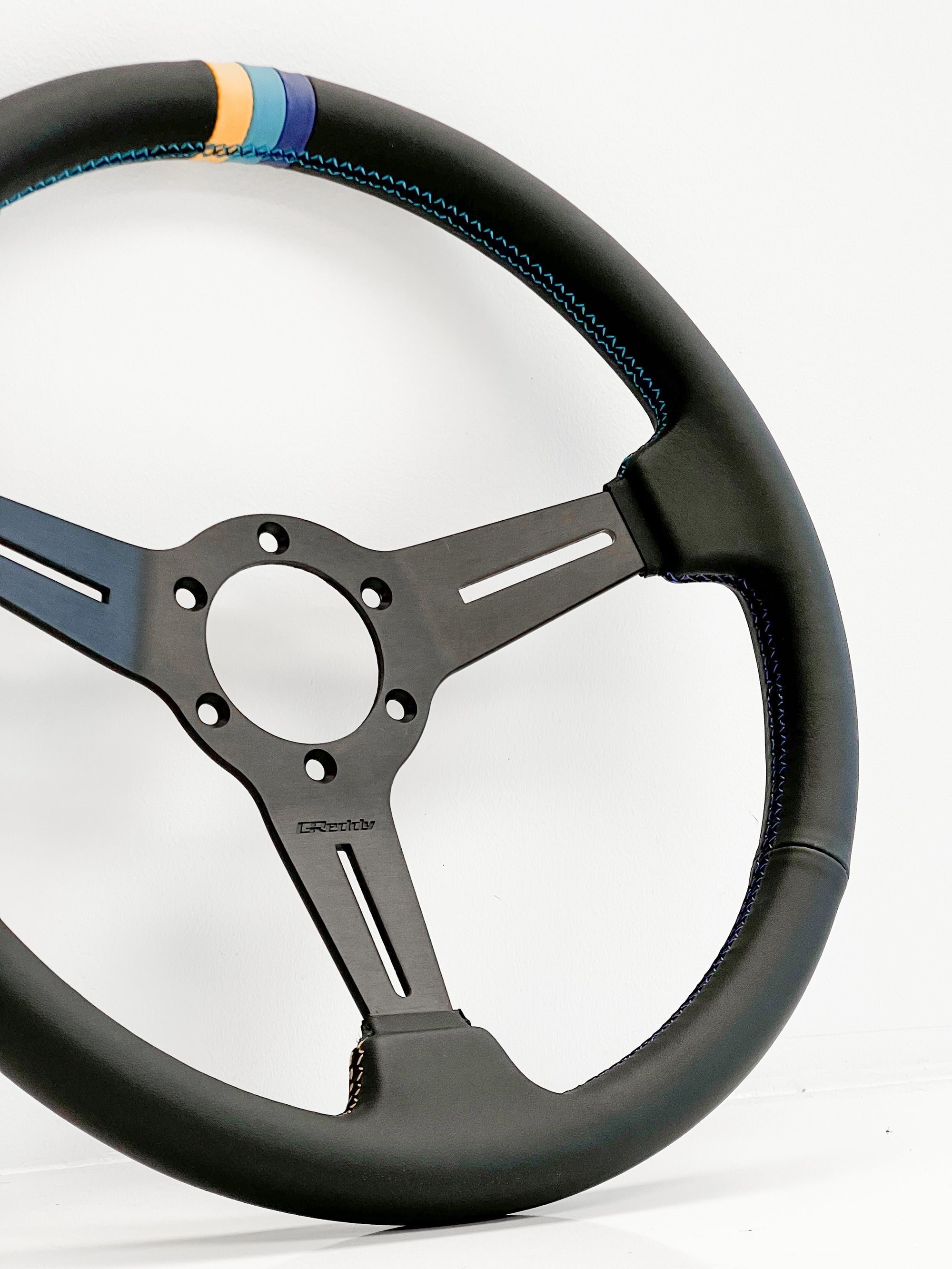 TRUST GREDDY 3-STRIP STEERING WHEEL