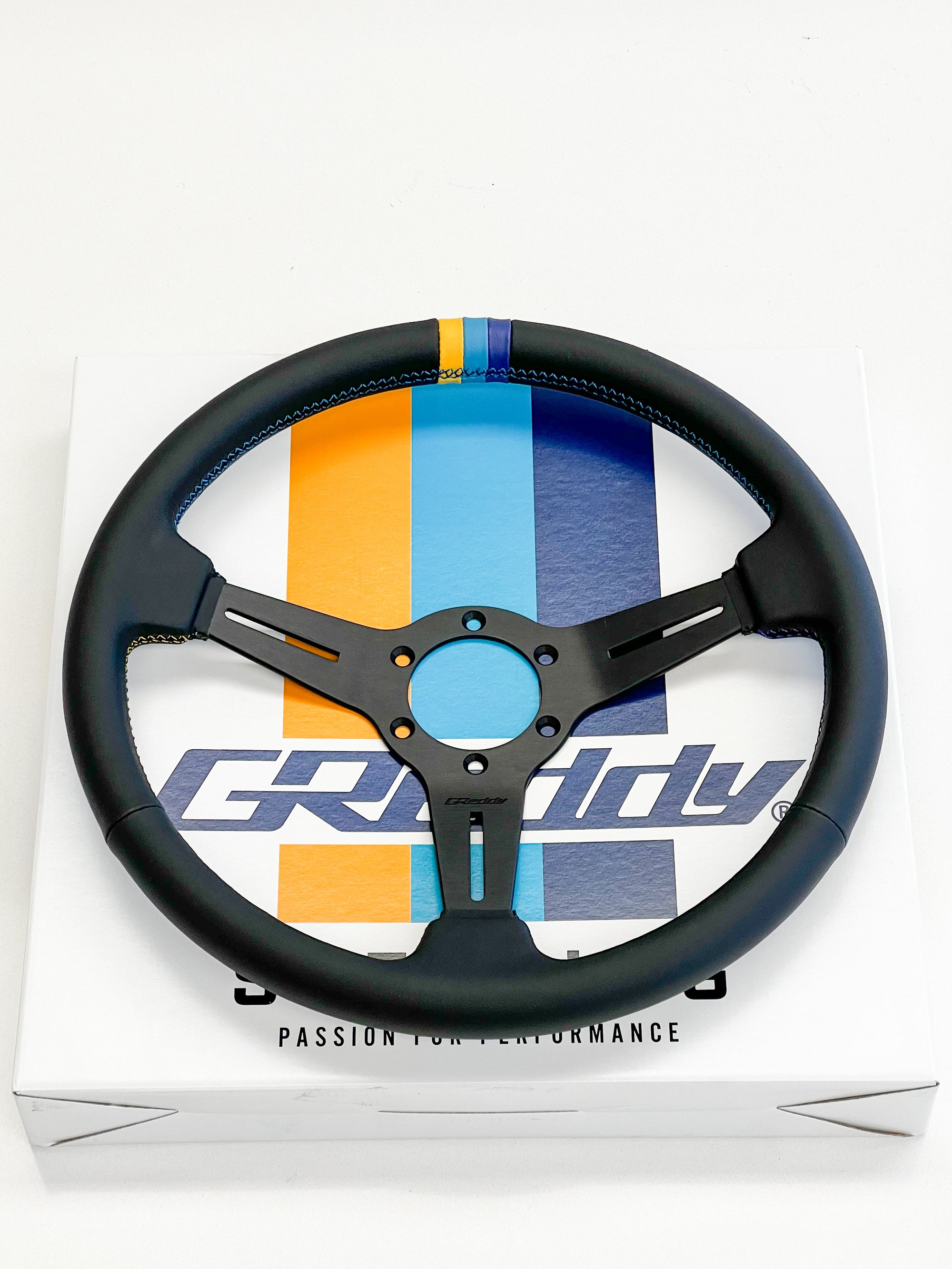 TRUST GREDDY 3-STRIP STEERING WHEEL
